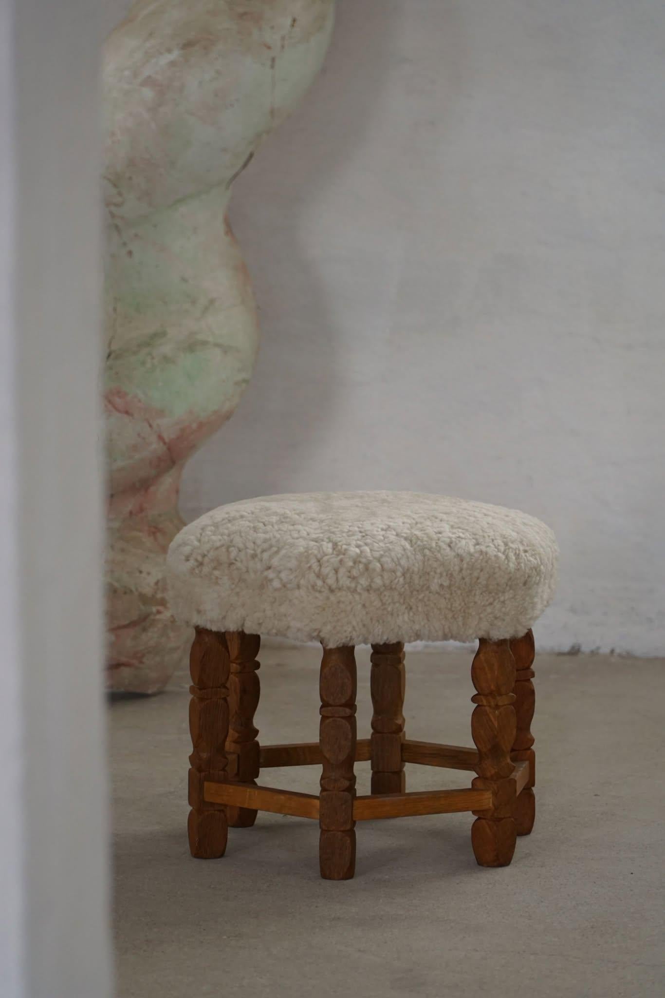 Danish Modern Hexagonal Stool, Solid Oak & Lambswool, 1950s For Sale 1