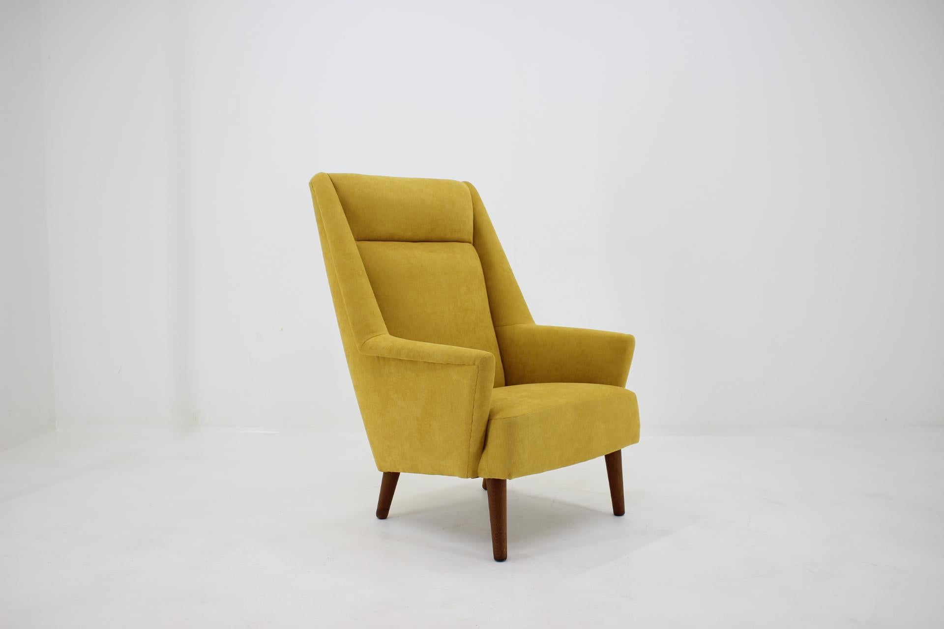 Danish Modern High Back Lounge Chair In Good Condition In Praha, CZ