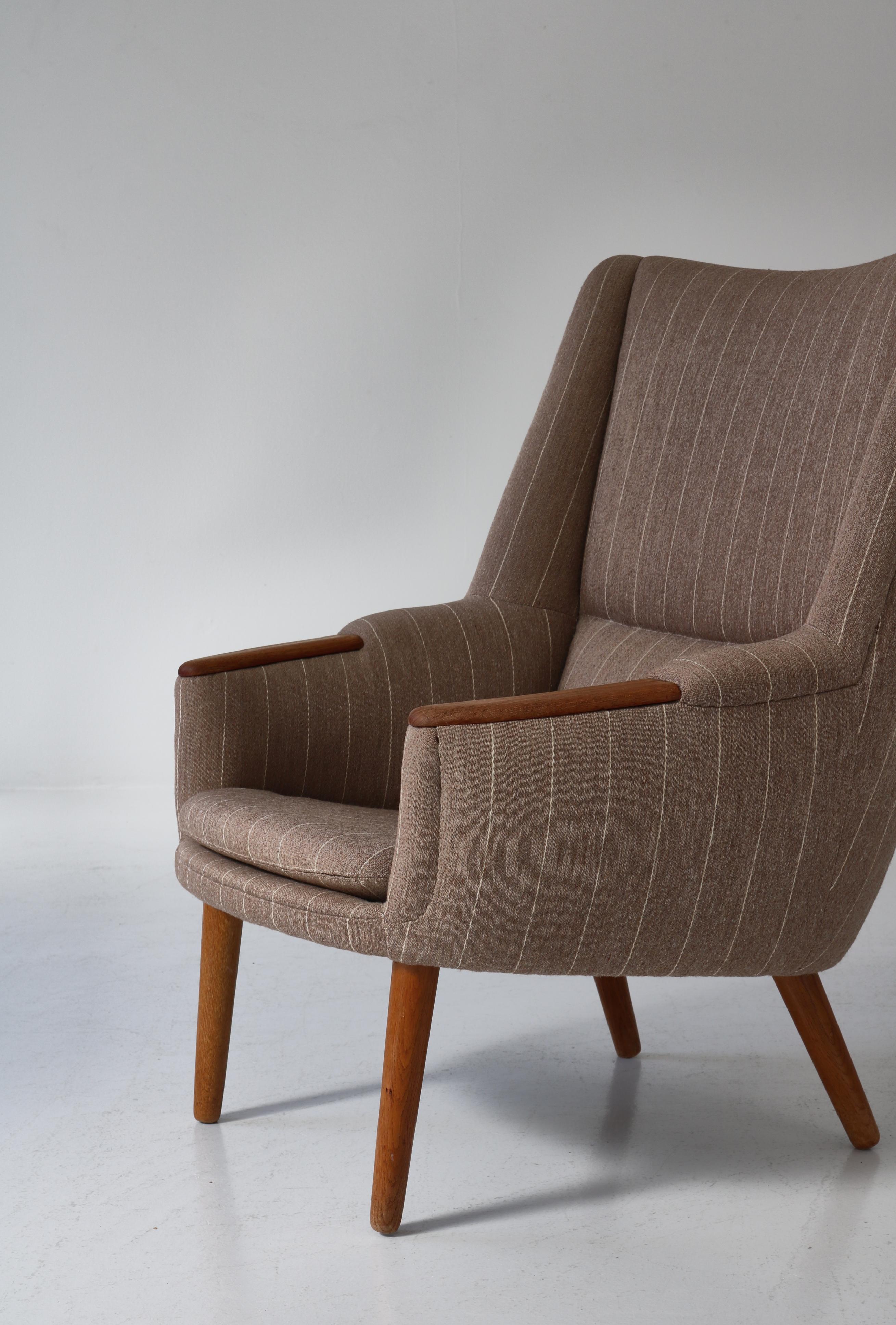 Danish Modern Highback Lounge Chair by Kurt Østervig, Teakwood & Oak, 1958 In Good Condition For Sale In Odense, DK