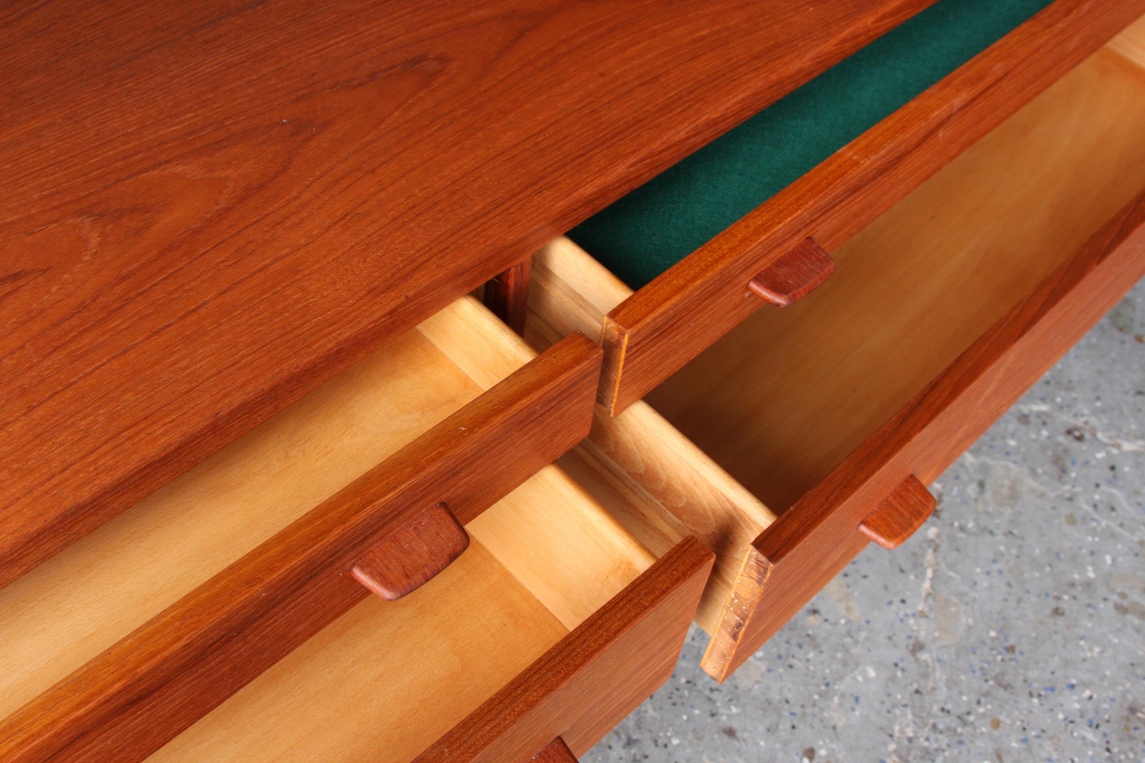 Danish Modern Highboard RY 20 by Hans Wegner RY Møbler, Teak Credenza 9