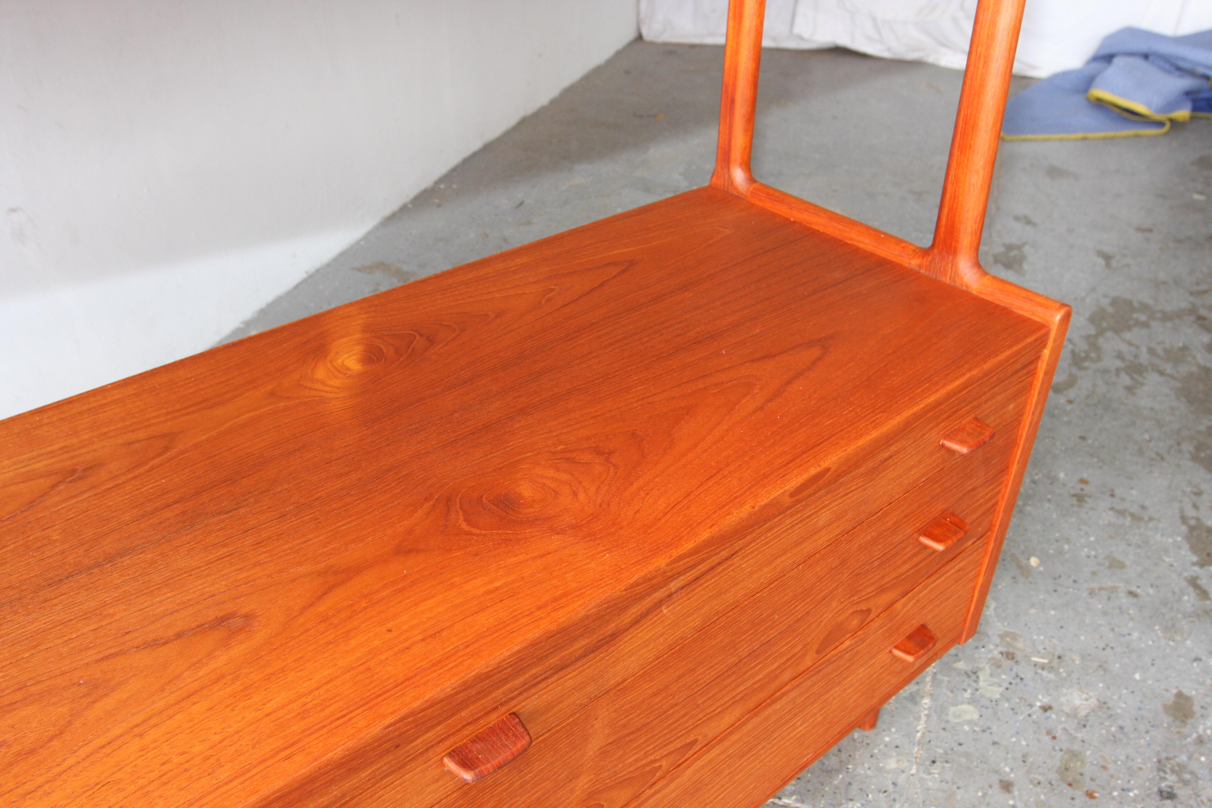 Danish Modern Highboard RY 20 by Hans Wegner RY Møbler, Teak Credenza 4