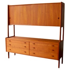 Danish Modern Highboard RY 20 by Hans Wegner RY Møbler, Teak Credenza 