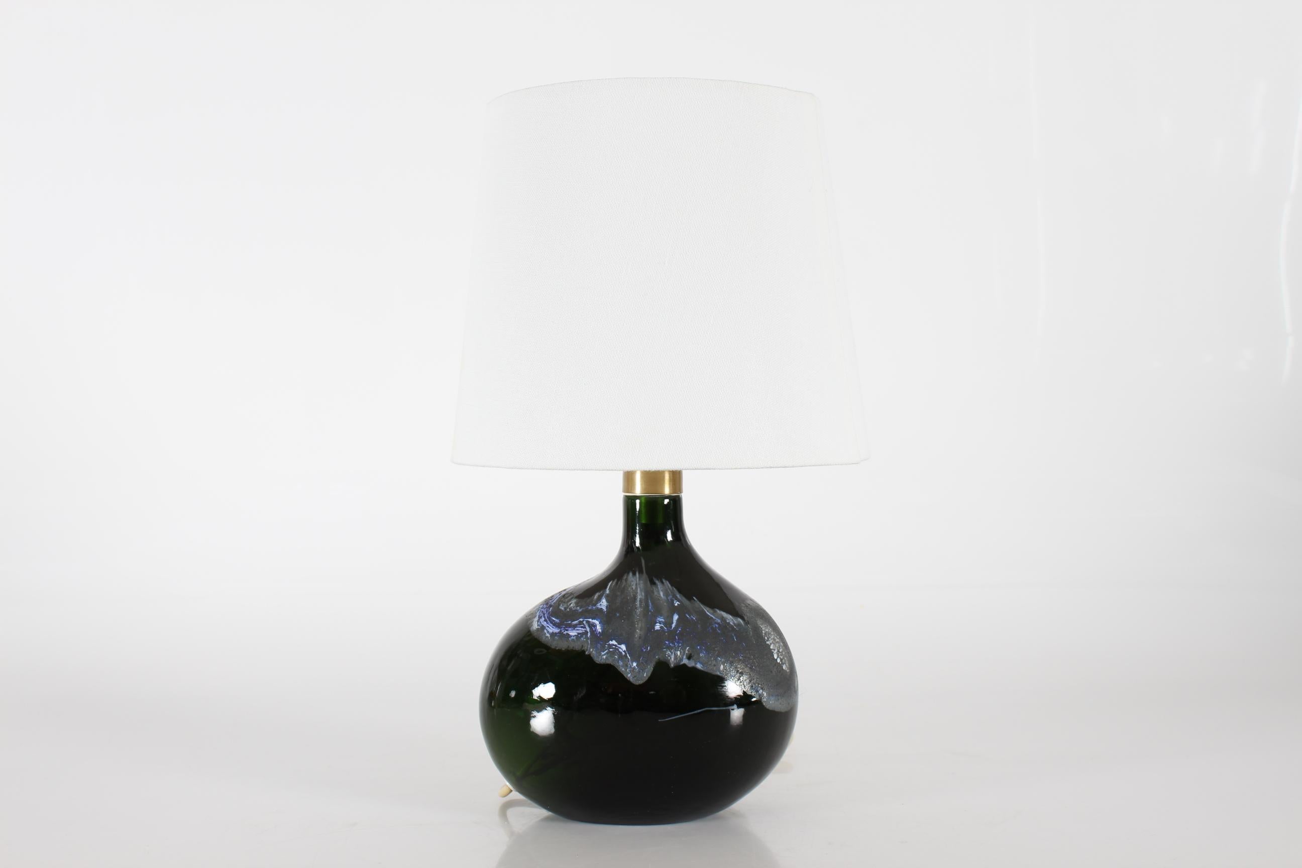 Danois Holmegaard lampe de bureau moderne danoise vert foncé sculpturale de Michael Bang 1970 en vente