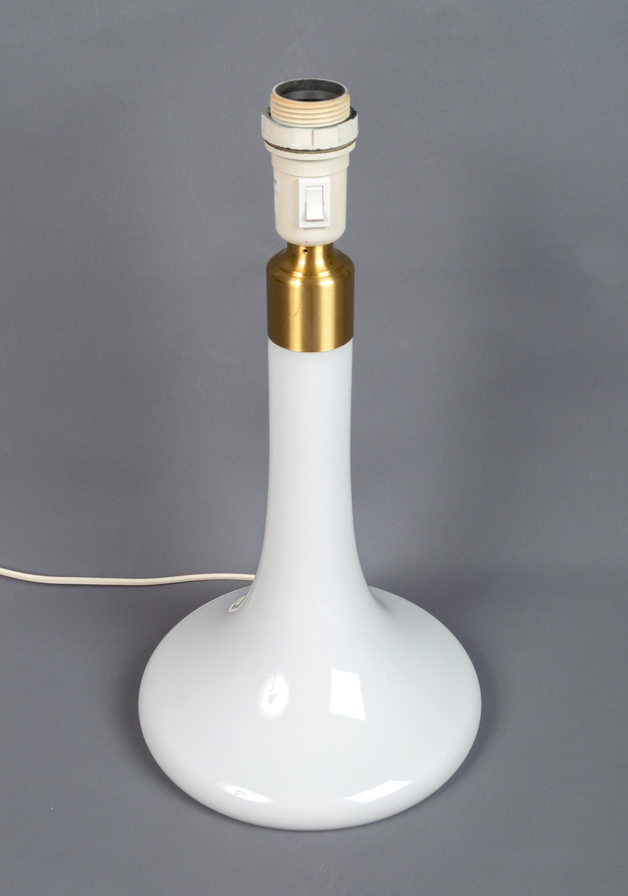 20th Century Danish Modern Holmegaard Le Klint Milk Glass Table Lamp, 1960s For Sale