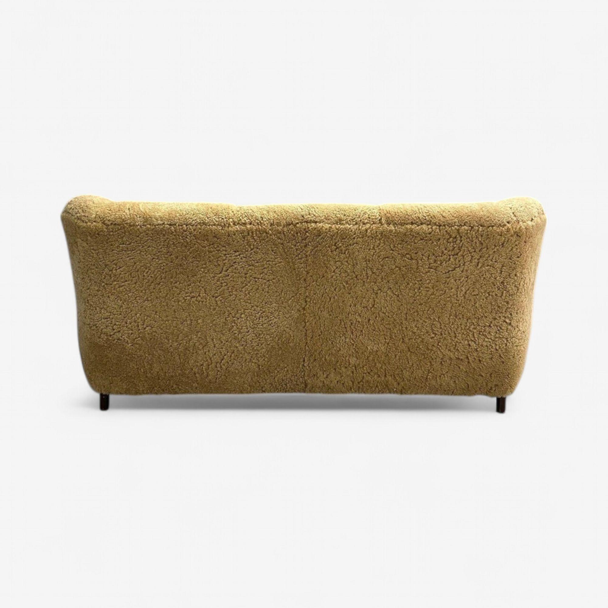 Canapé danois moderne, en peau de mouton miel, Oak, Danemark, années 1940 en vente 2