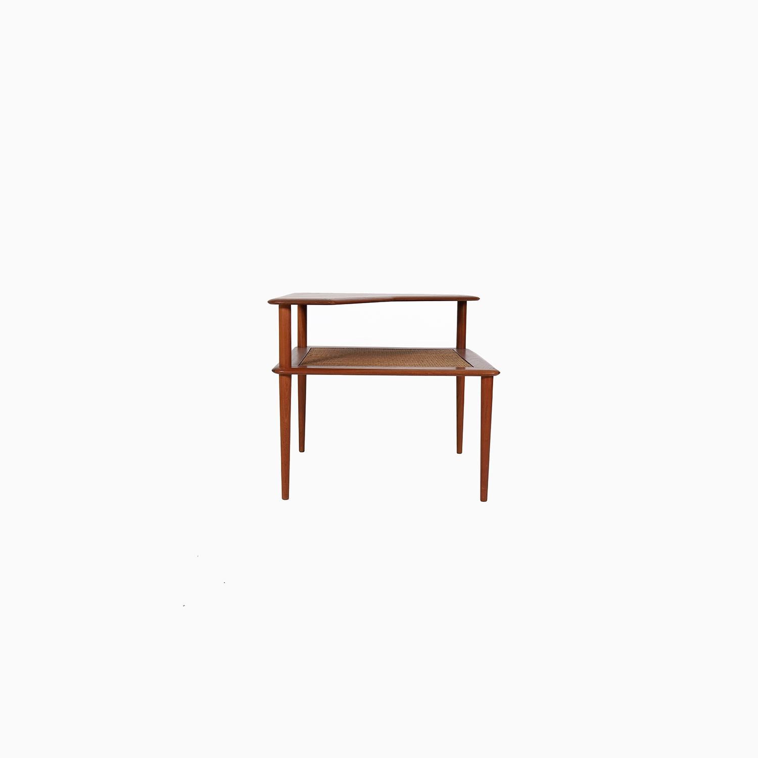 Danish Modern Hvidt & Mølgaard Minerva Corner Table In Good Condition For Sale In Minneapolis, MN