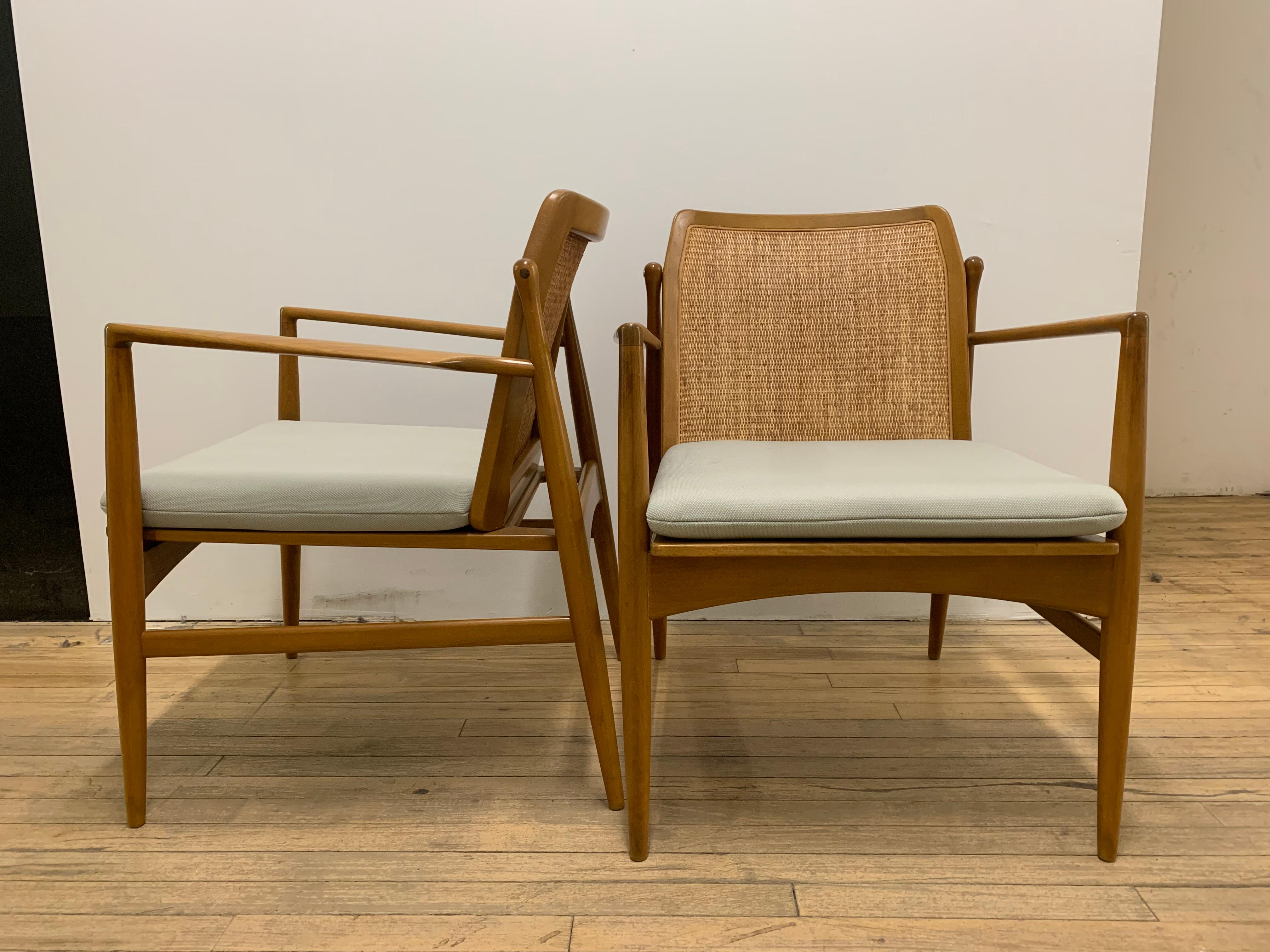 Danish Modern Ib Kofod-Larsen Lounge Chairs with Woven Backs In Excellent Condition In Minneapolis, MN