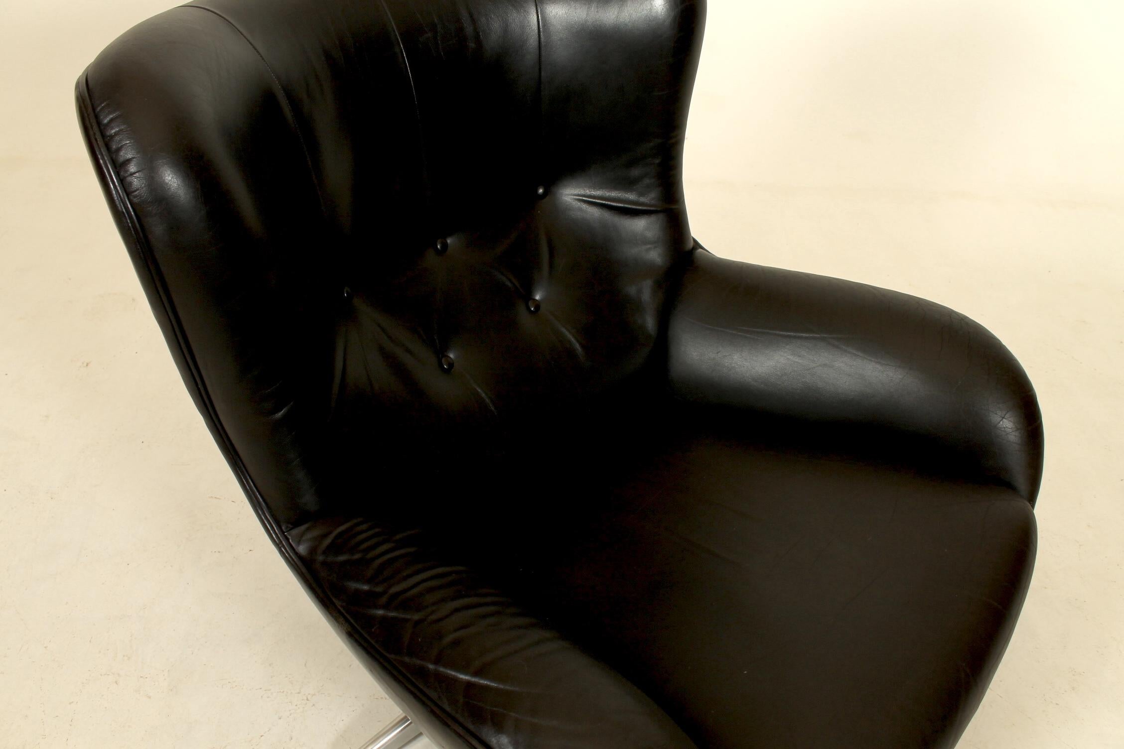 Danish modern, Illum Wikkelsø for Mikael Laursen Swivel 'ML214' Lounge Chair For Sale 4