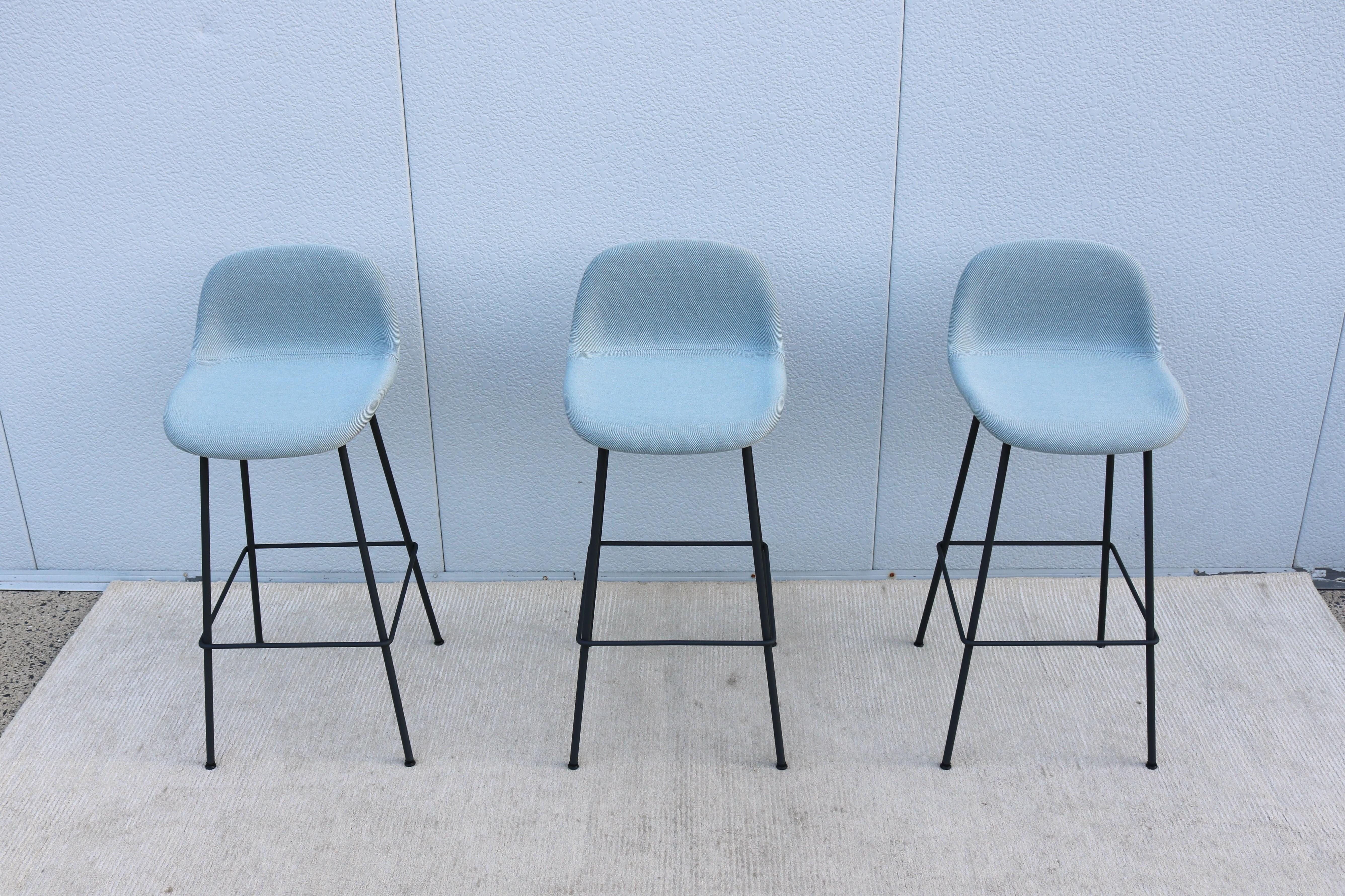 Danish Modern Iskos-Berlin for Muuto Fiber Bar Stools with Backrest - Set of 3 In Excellent Condition For Sale In Secaucus, NJ