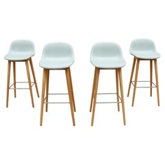 Sgabelli da bar Iskos-Berlin in stile Danish Modern per Muuto, in pelle e fibra con base in rovere, set da 4