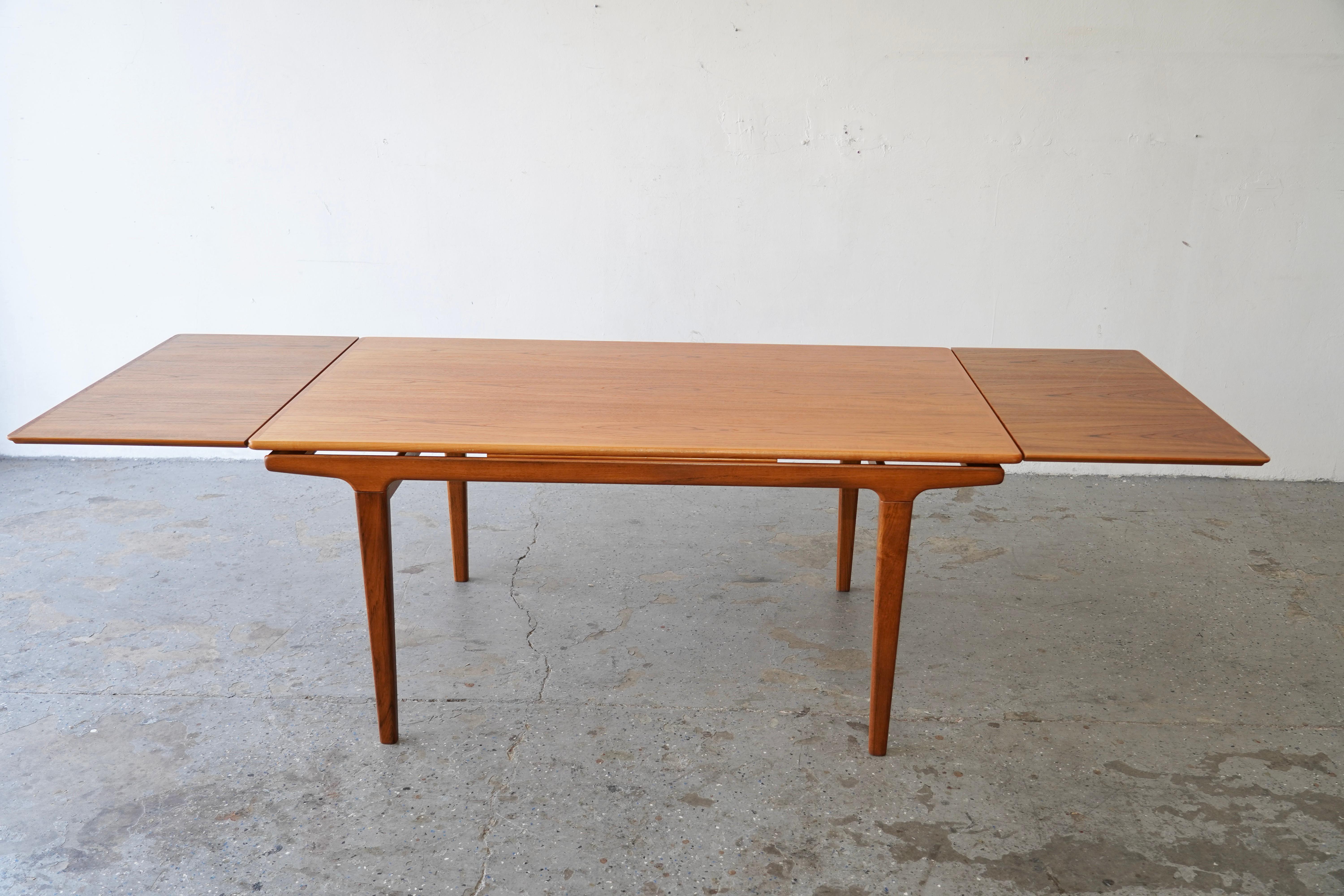 Teak Danish Modern Johannes Andersen teak draw leaf dining table 8.5 ft For Sale