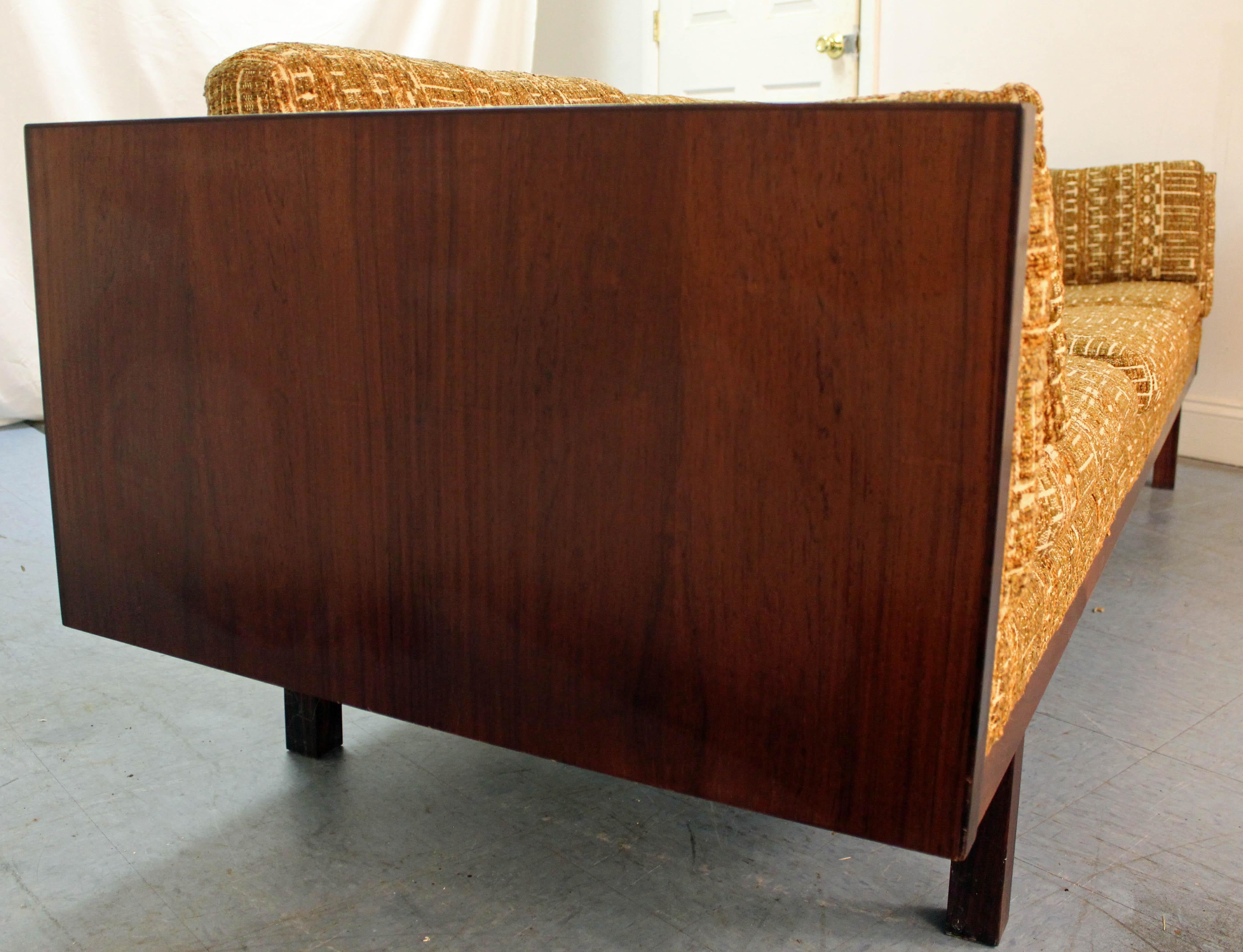 Danish Modern Jydsk Mobelvaerk Rosewood Case Sofa In Good Condition In Wilmington, DE