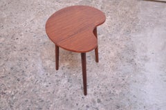 Table d'appoint danoise moderne en teck en forme de rein par Gorm-Møbler