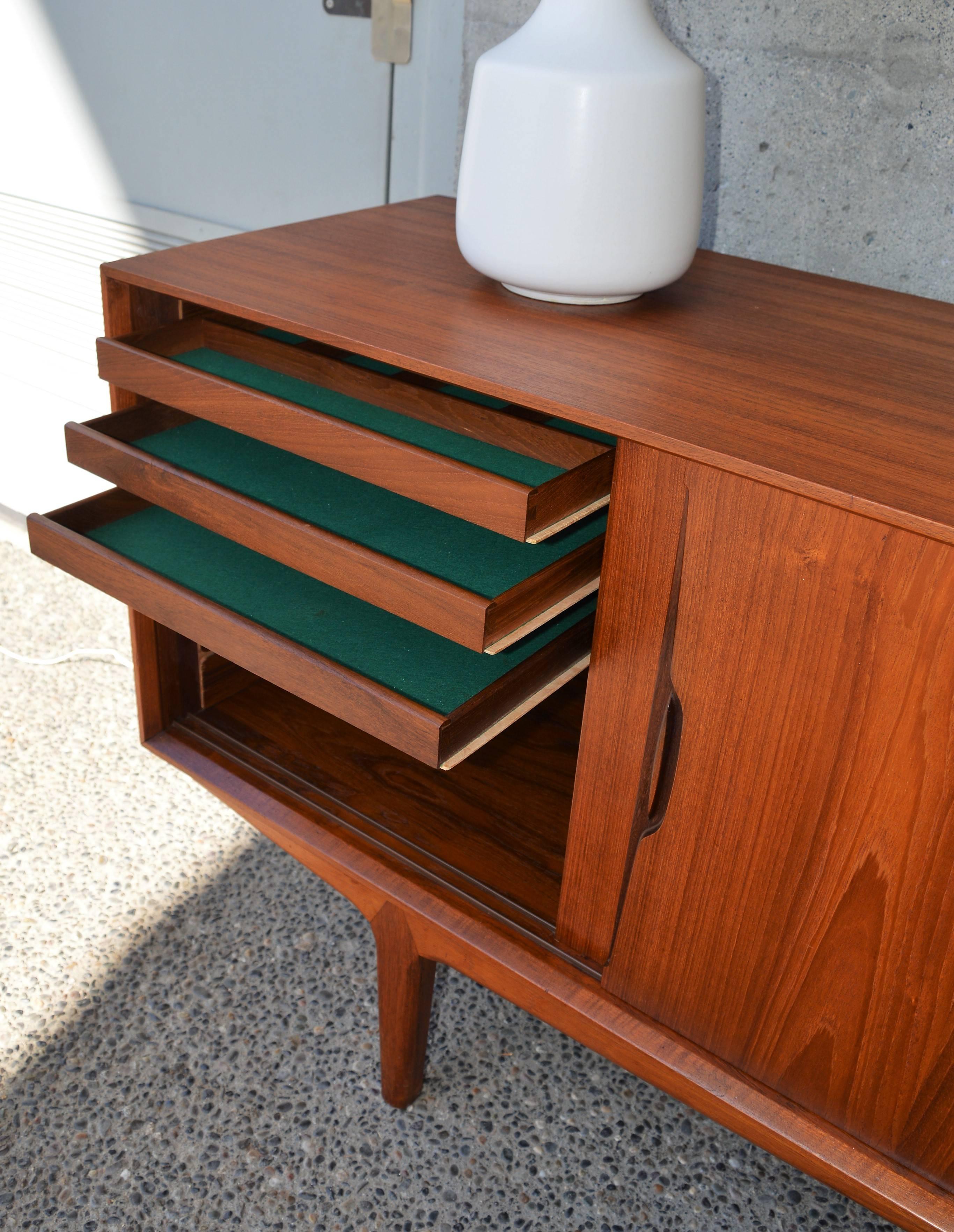 Danish Modern Knud Nielsen Teak Four Slider Credenza with Iconic Door Pulls 6