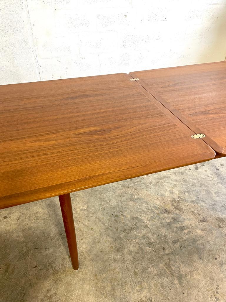 20ième siècle Table pliante de salle à manger danoise moderne Kurt Ostervig en vente