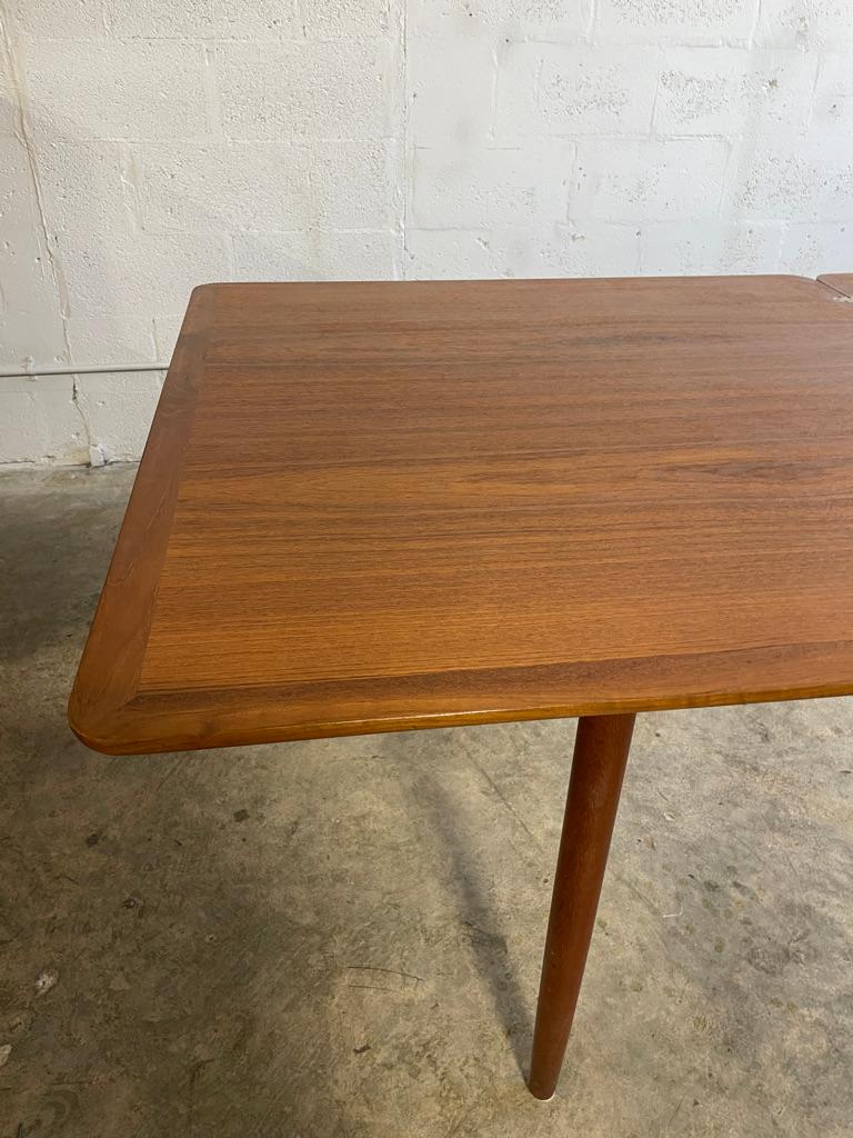 Teck Table pliante de salle à manger danoise moderne Kurt Ostervig en vente