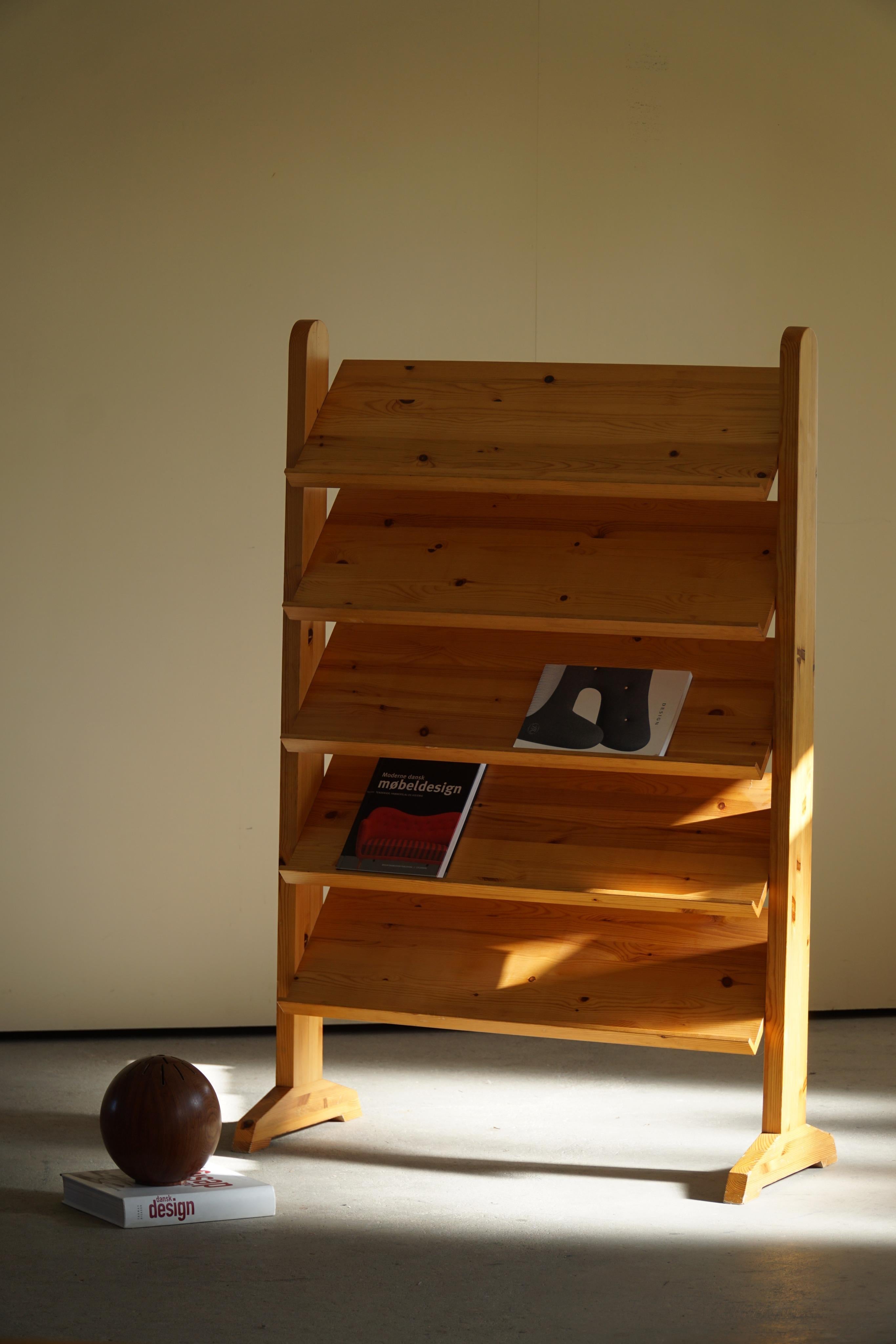 Danish Modern, Large Magazine Rack in Solid Pine, Midcentury, 1970s For Sale 9