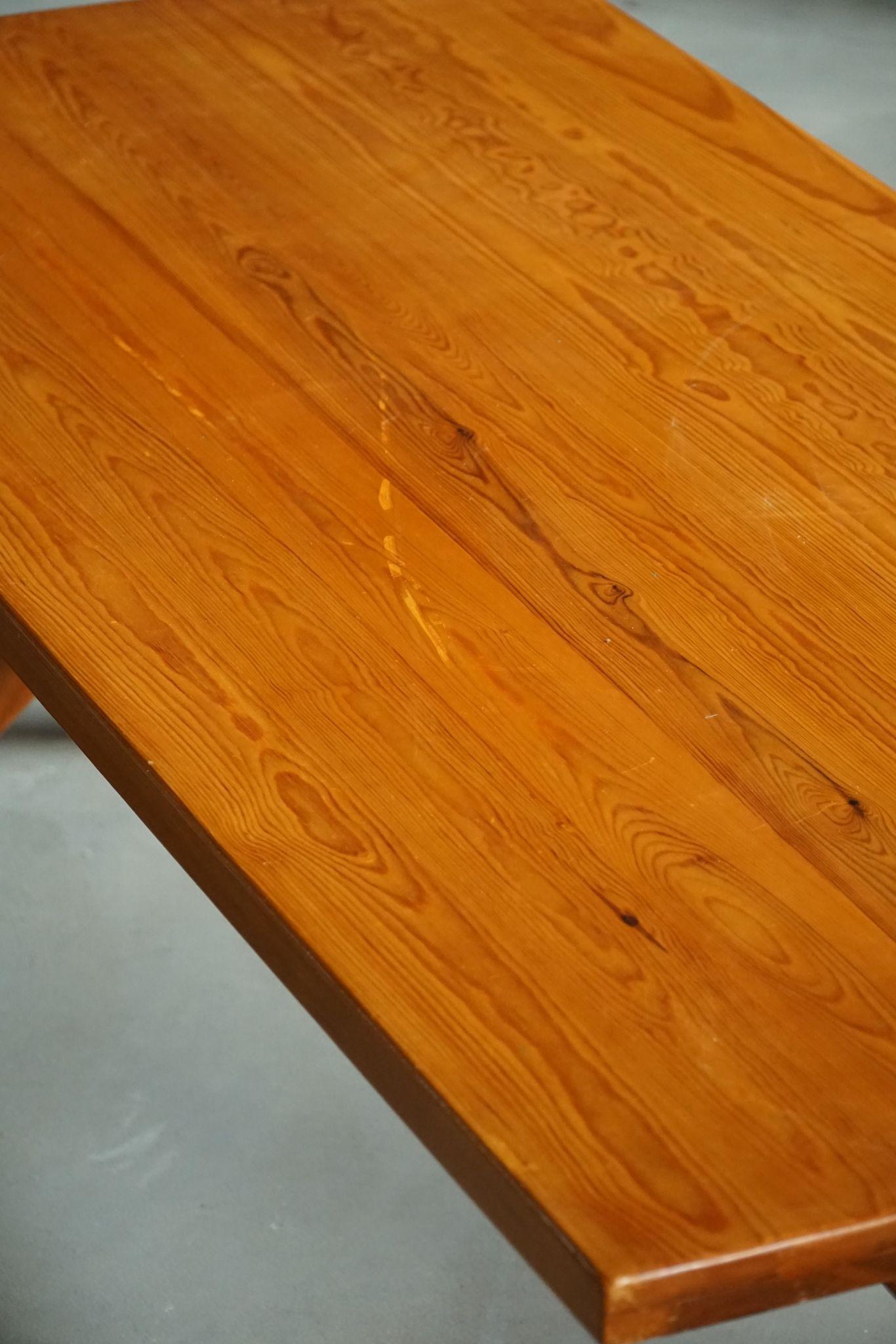 Danish Modern Large Rectangular Coffee Table in Solid Pine, Late 20th Century 5