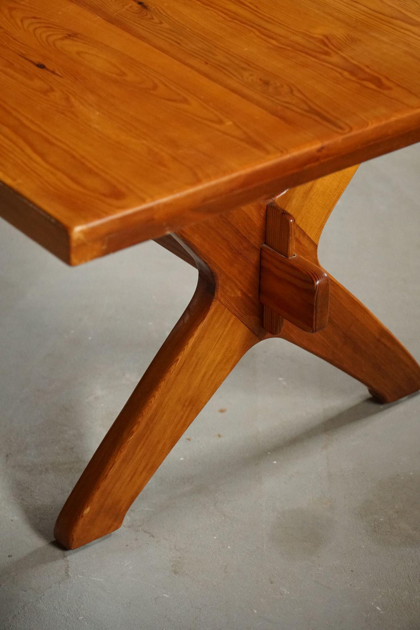 Danish Modern Large Rectangular Coffee Table in Solid Pine, Late 20th Century In Good Condition For Sale In Odense, DK