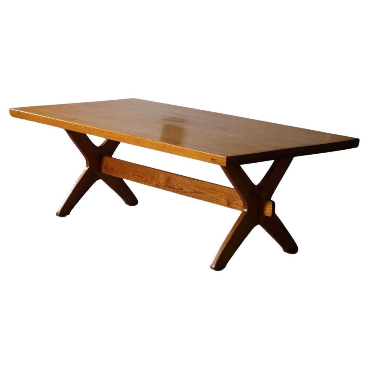 Danish Modern Large Rectangular Coffee Table in Solid Pine, Late 20th Century For Sale