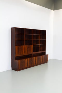 Dänisches modernes großes Bücherregal aus Rosenholz, 1970er Jahre.
