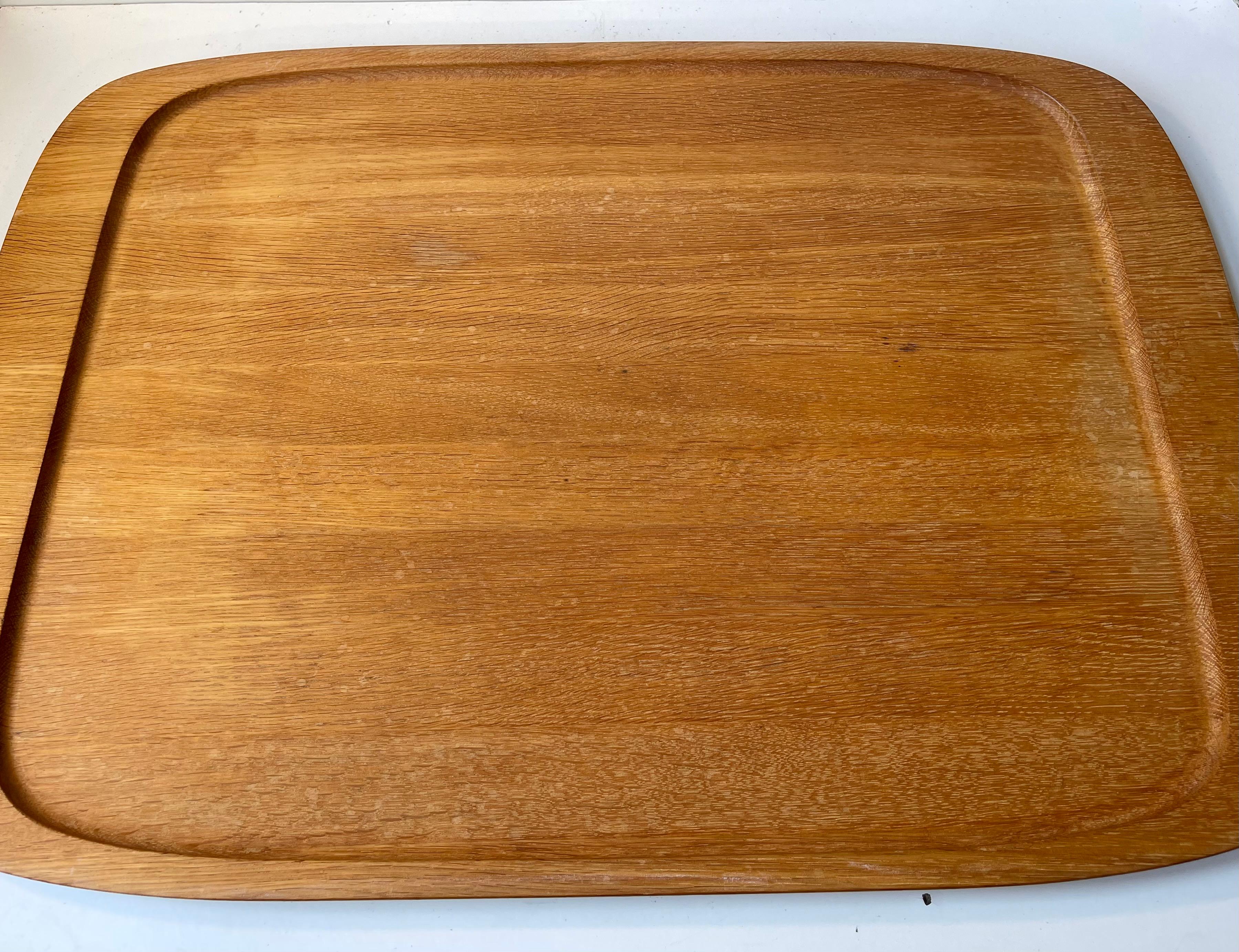Danish Modern Large Serving Tray in Oak by Poul Hundevad, 1970s For Sale 5