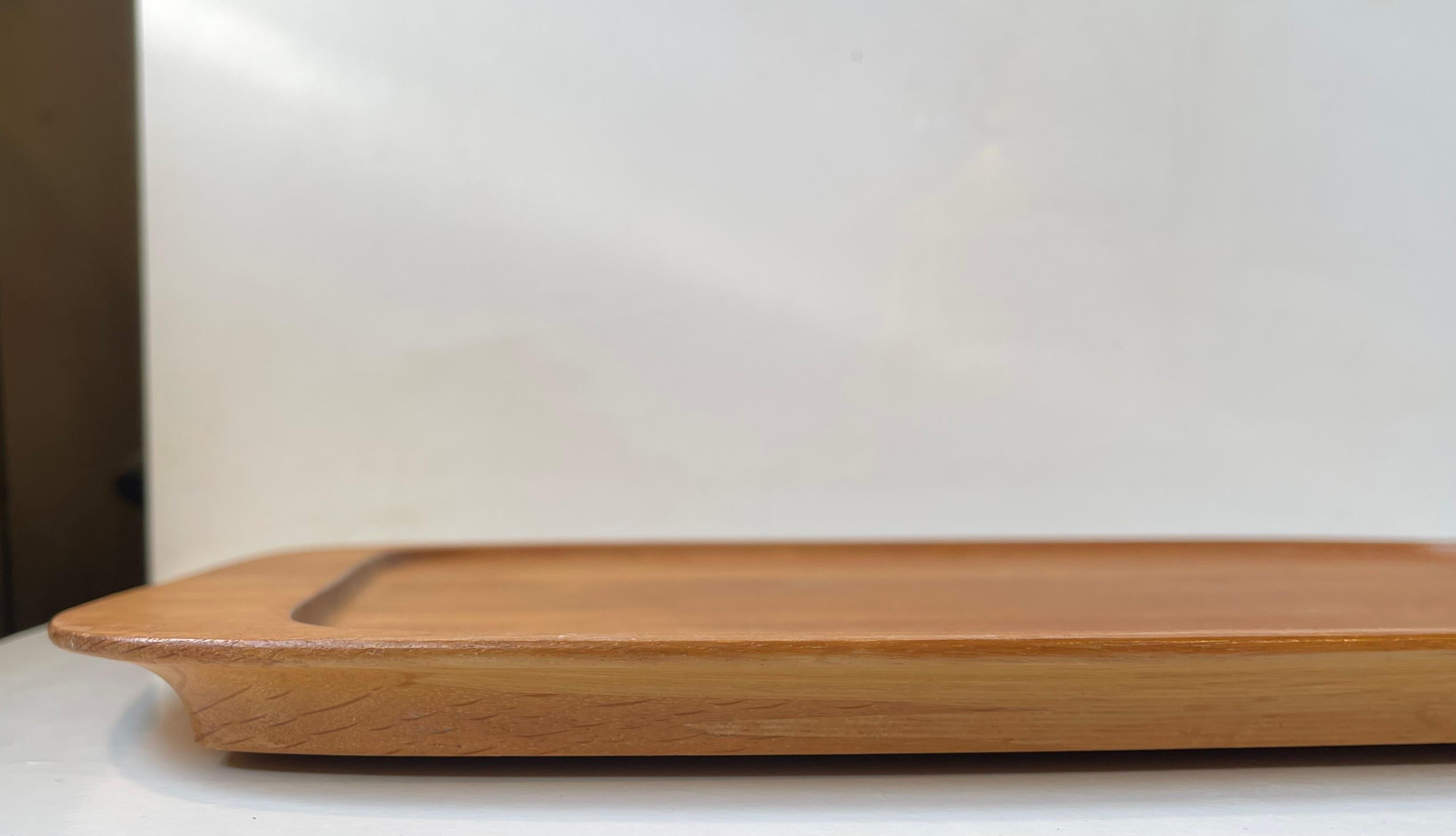 Danish Modern Large Serving Tray in Oak by Poul Hundevad, 1970s For Sale 4