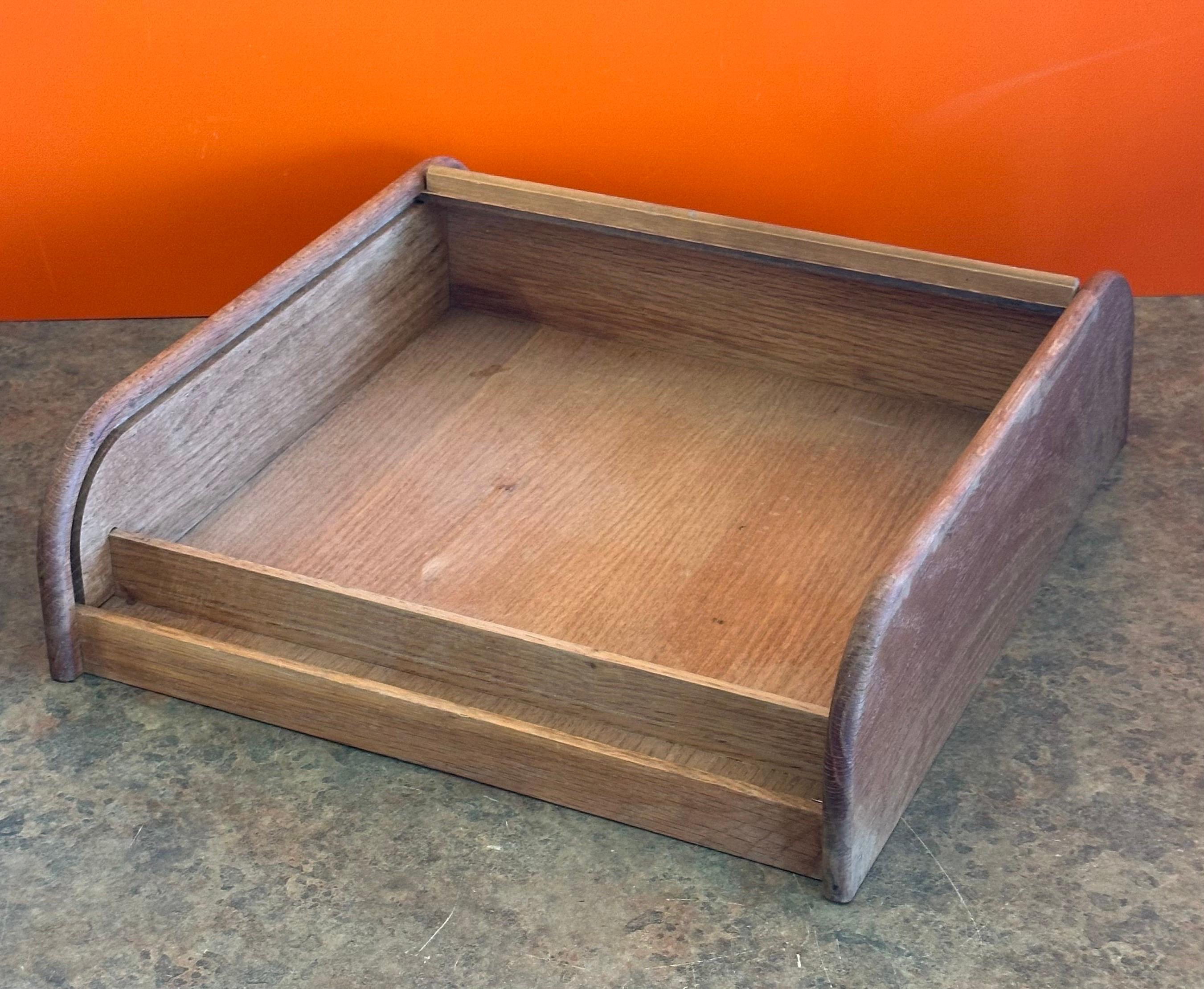 Caja de sobremesa grande de teca maciza danesa moderna con puerta de tambor en Bueno estado para la venta en San Diego, CA