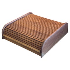 Caja de sobremesa grande de teca maciza danesa moderna con puerta de tambor