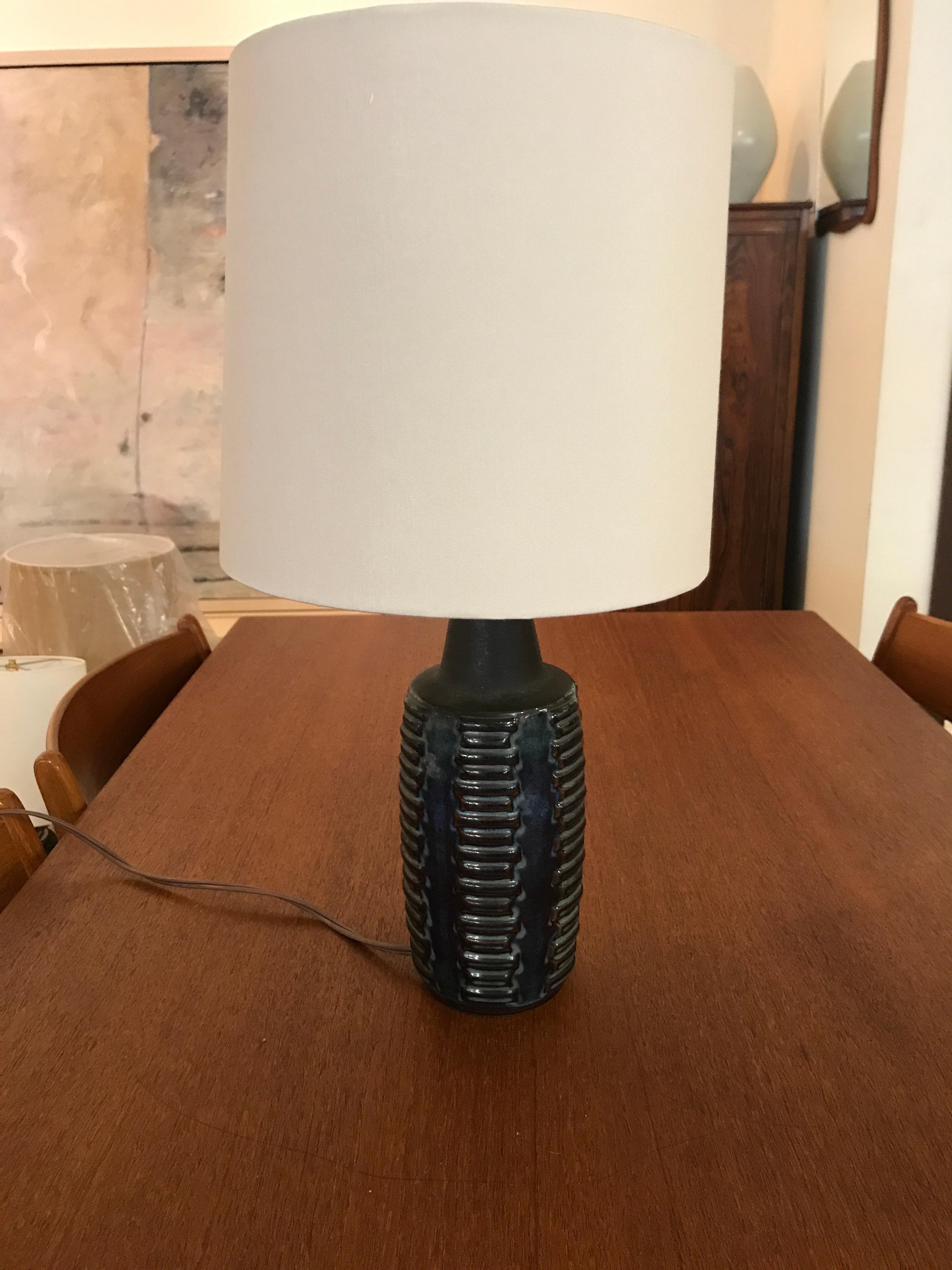 This large Soholm/Stento table lamp features a sarcomere shaped columnar pattern.