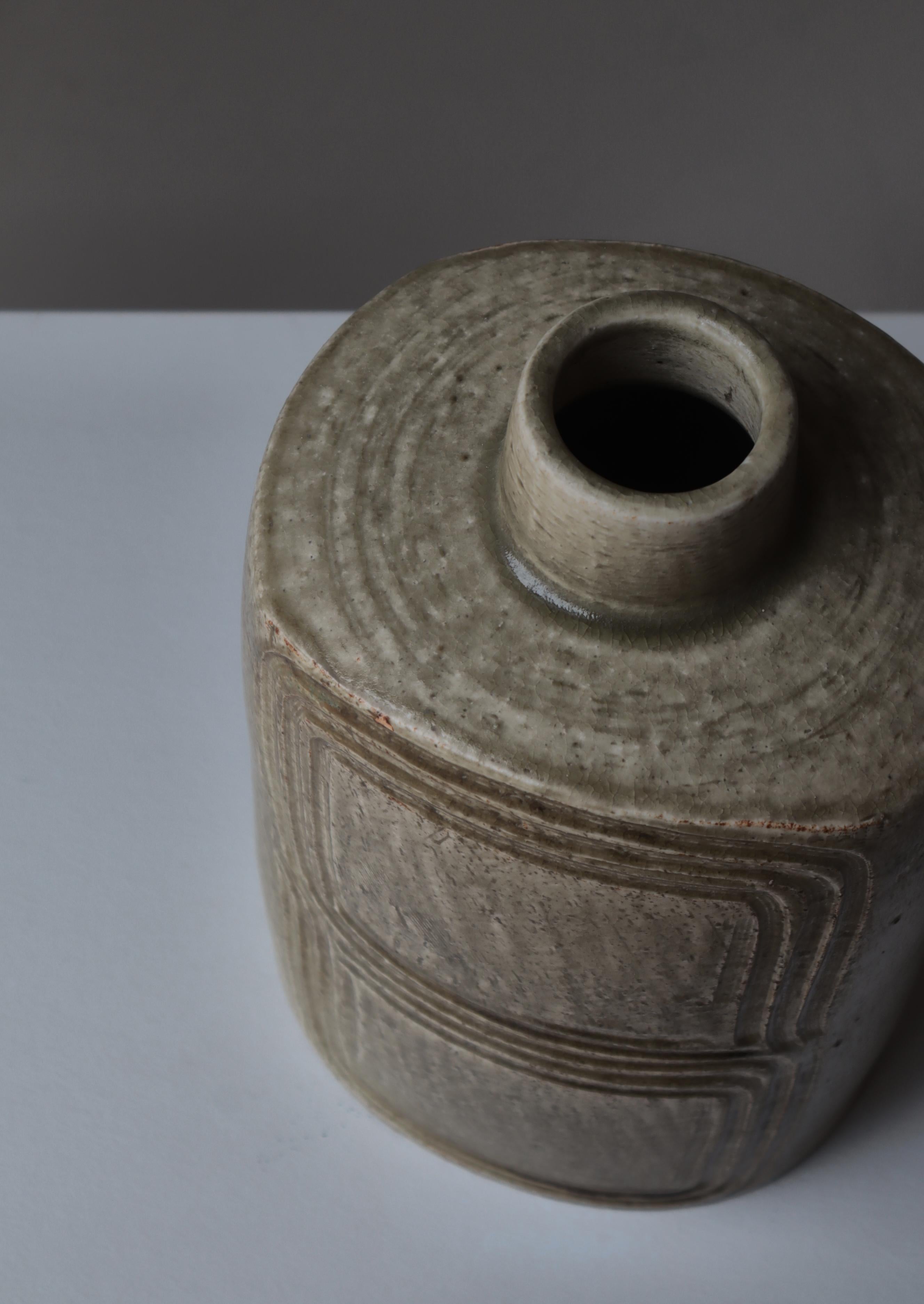 Grande vaso moderno danese in gres di Eva Stæhr Nielsen realizzato da 