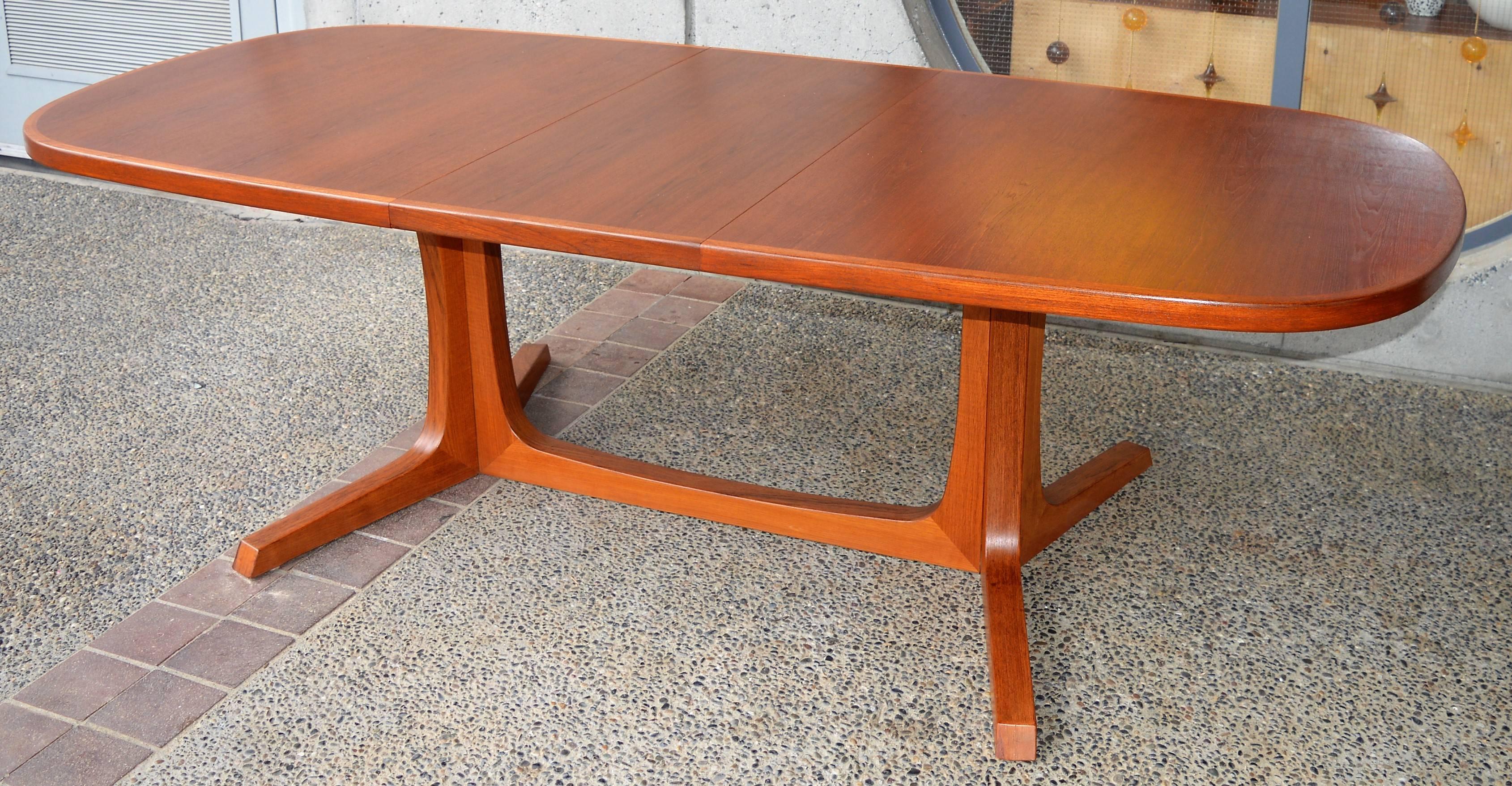 Danish Modern Large Teak 1960s Oval Two-Leaf Dining Table by NO Moller for Gudme 7