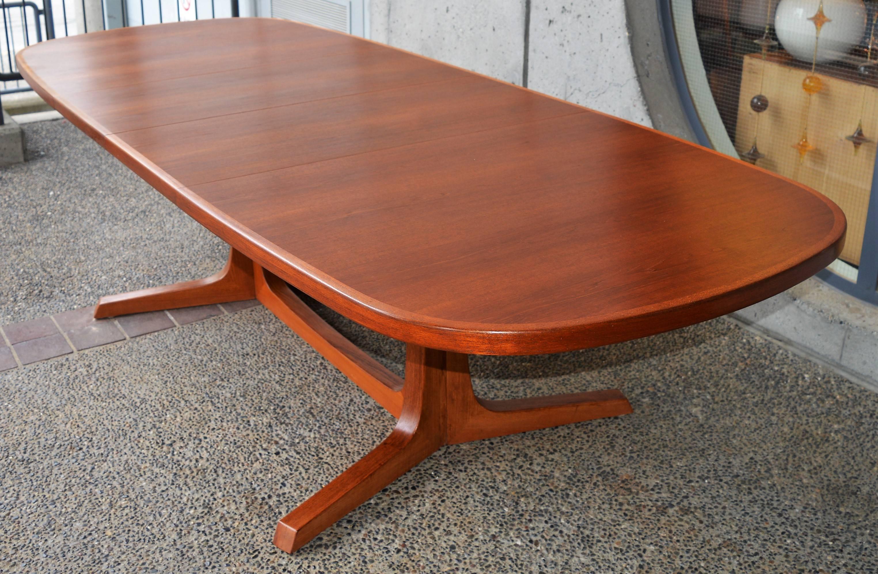 Mid-20th Century Danish Modern Large Teak 1960s Oval Two-Leaf Dining Table by NO Moller for Gudme