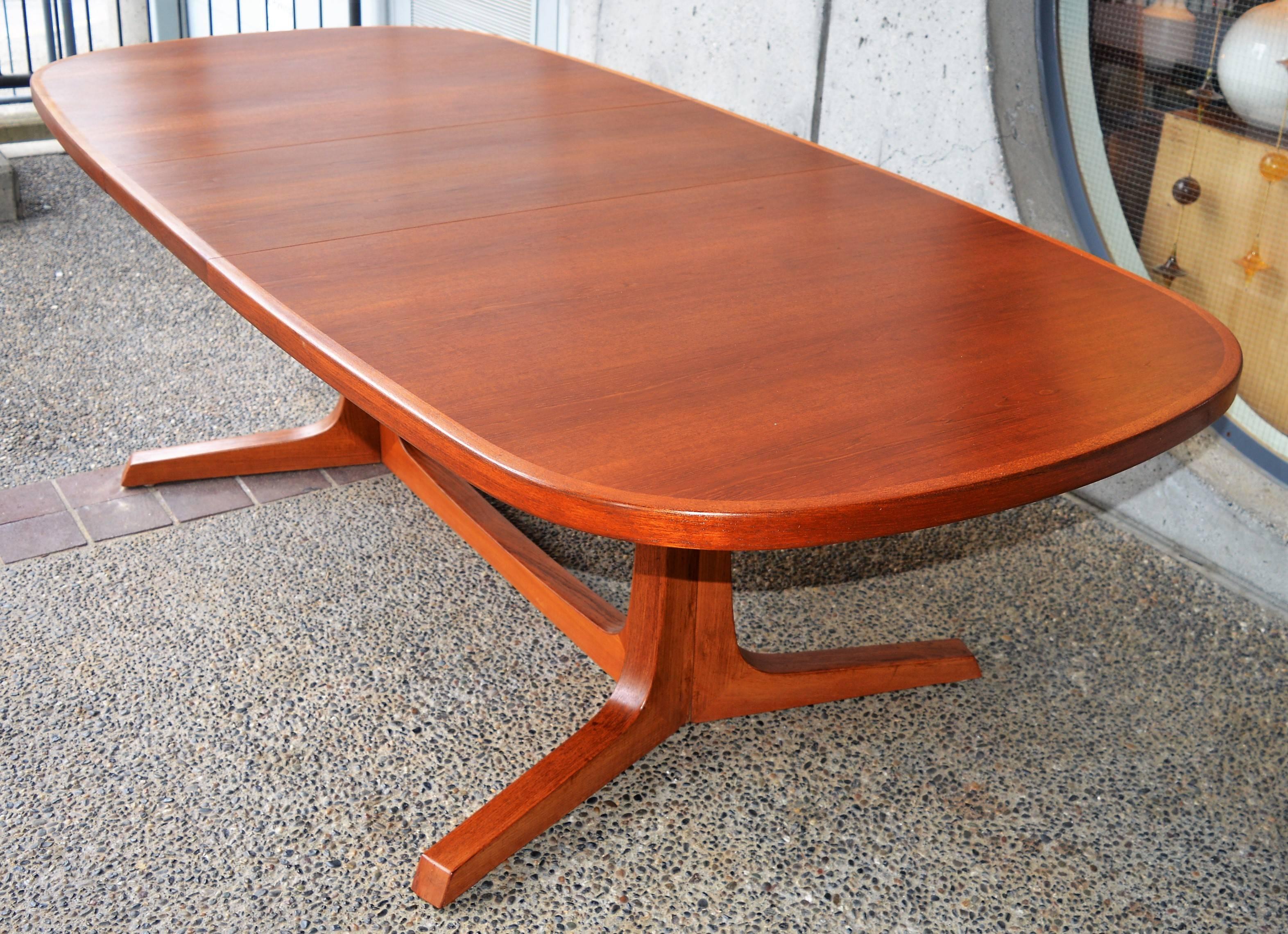 Danish Modern Large Teak 1960s Oval Two-Leaf Dining Table by NO Moller for Gudme 4