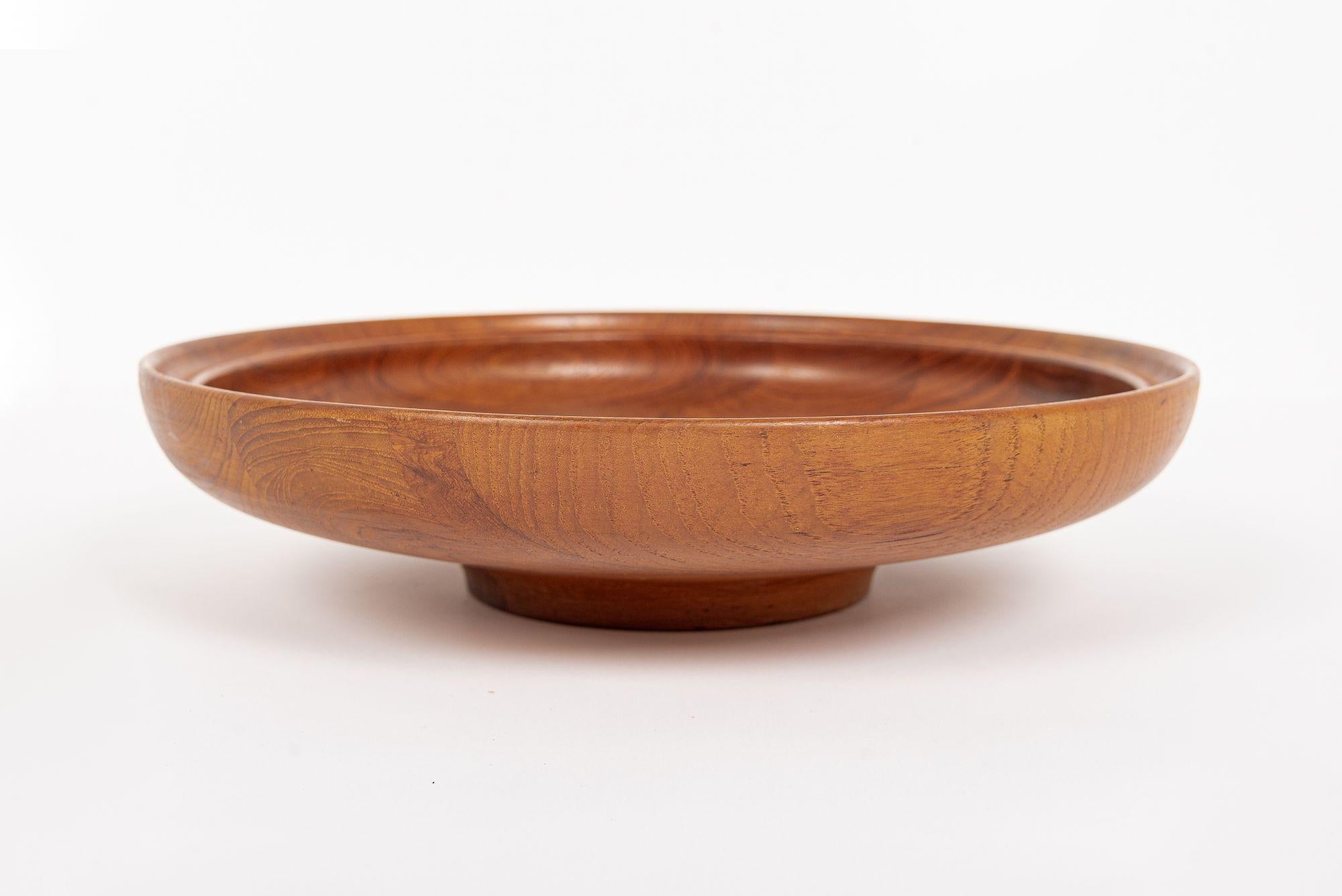 Mid-Century Modern Grand bol moderne danois en bois de teck par Henning Koppel pour Georg Jensen en vente