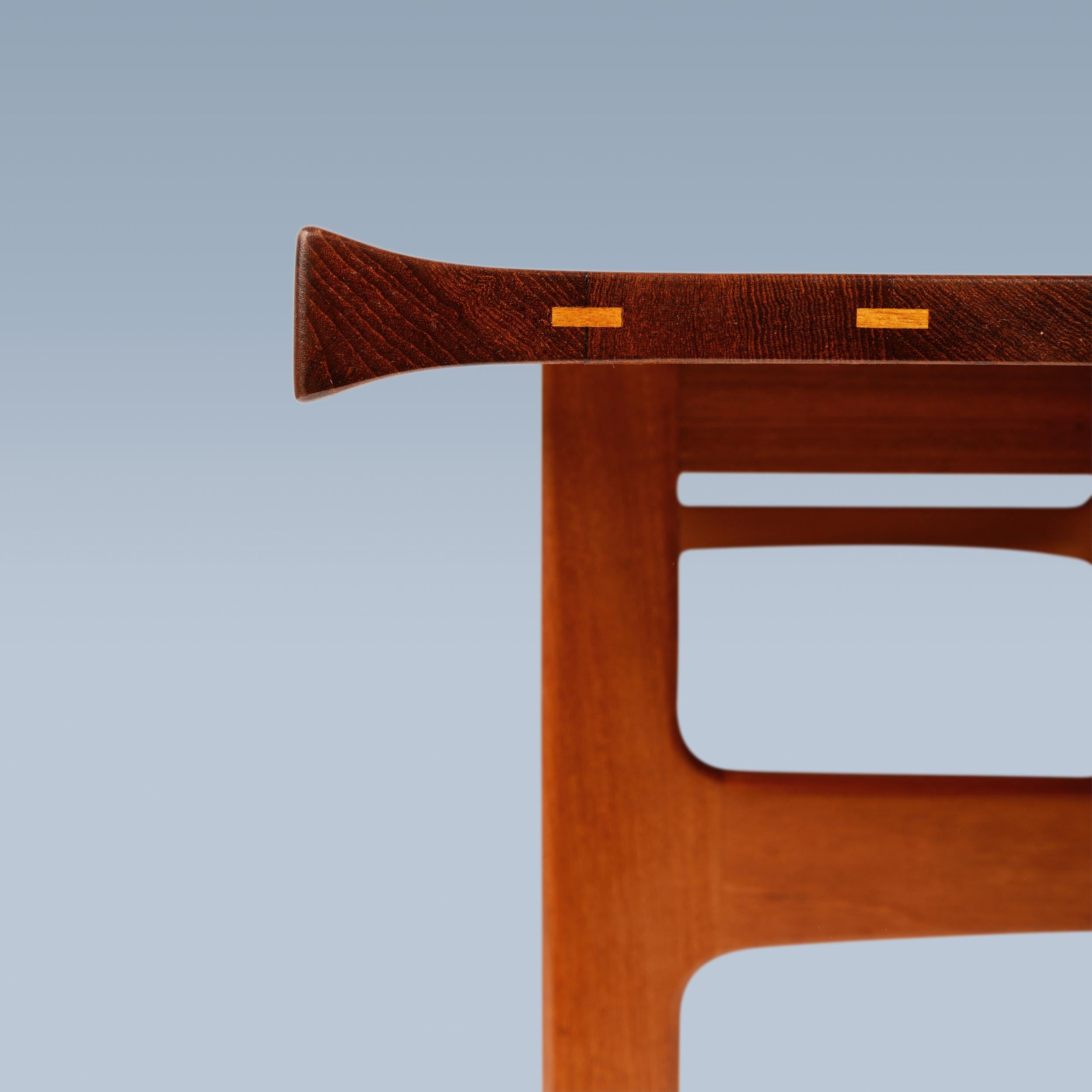 Grande table basse danoise moderne en teck avec détails contrastés en bouleau en vente 3
