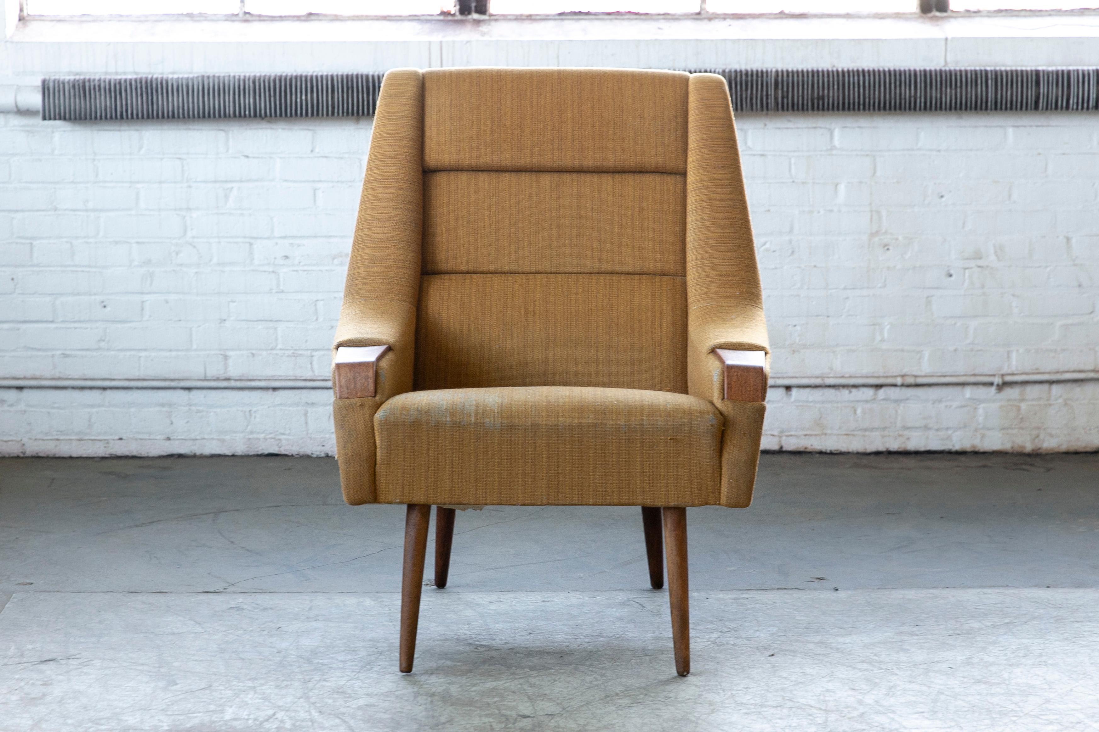 Danese Sedia da salotto danese moderna della fine degli anni '50 con accenti in teak in vendita