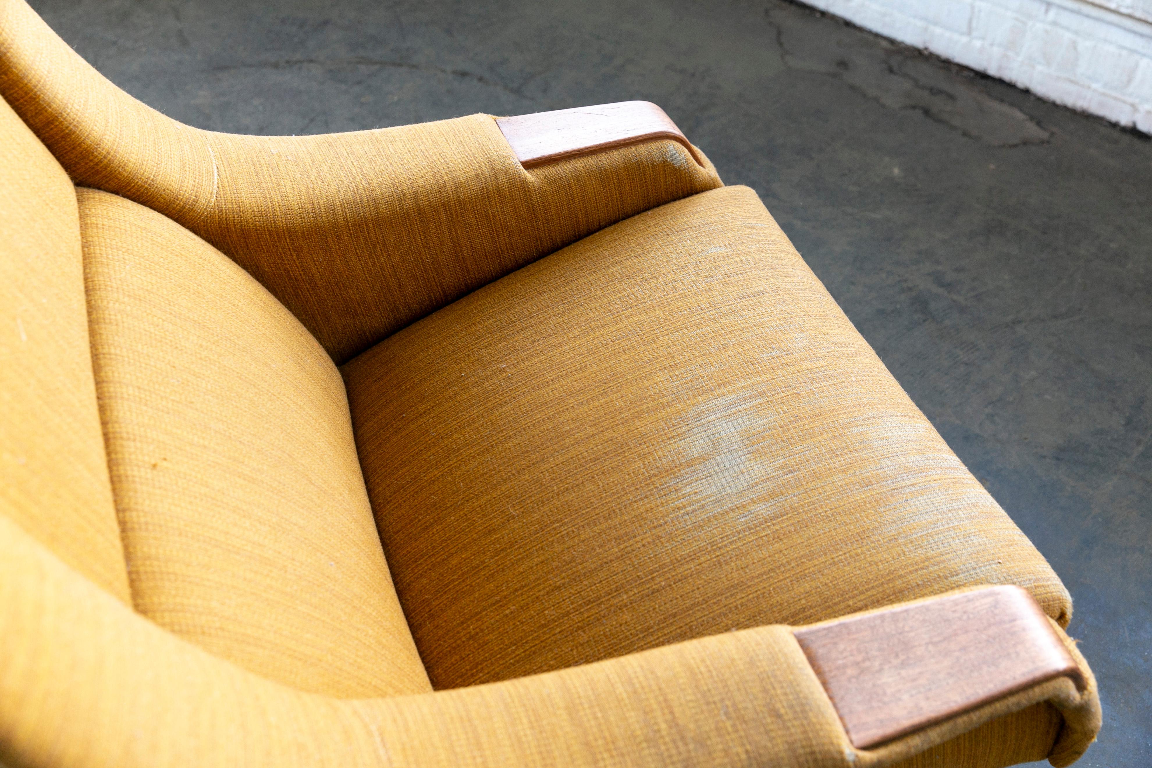 Sedia da salotto danese moderna della fine degli anni '50 con accenti in teak in vendita 1