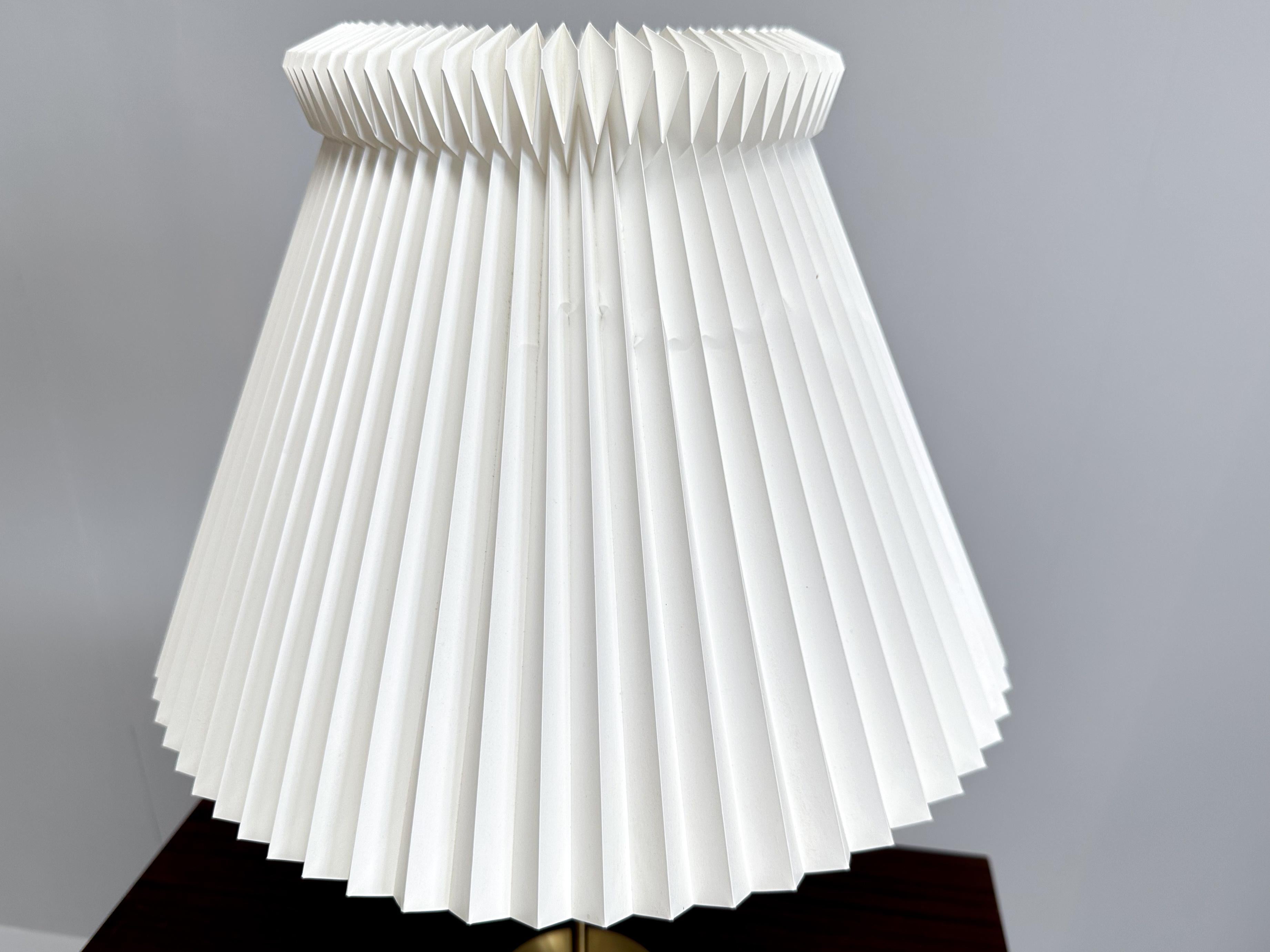 Danish Modern Le Klint 307 Table Lamp: Brass & Pleated Plastic Shade For Sale 5