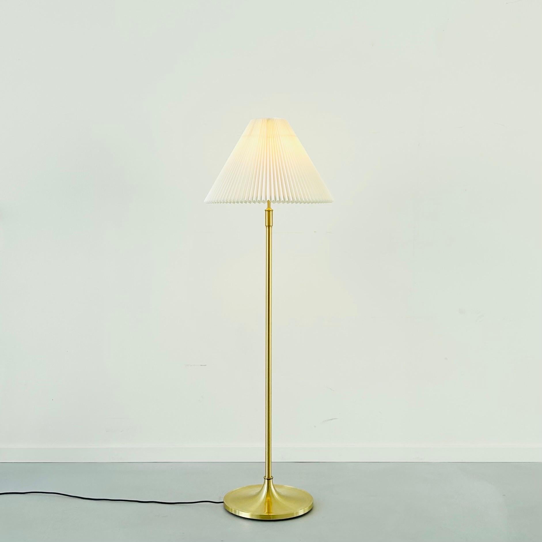 Danish Modern Le Klint brass floor Lamp, 1960s, Denmark In Good Condition For Sale In Værløse, DK