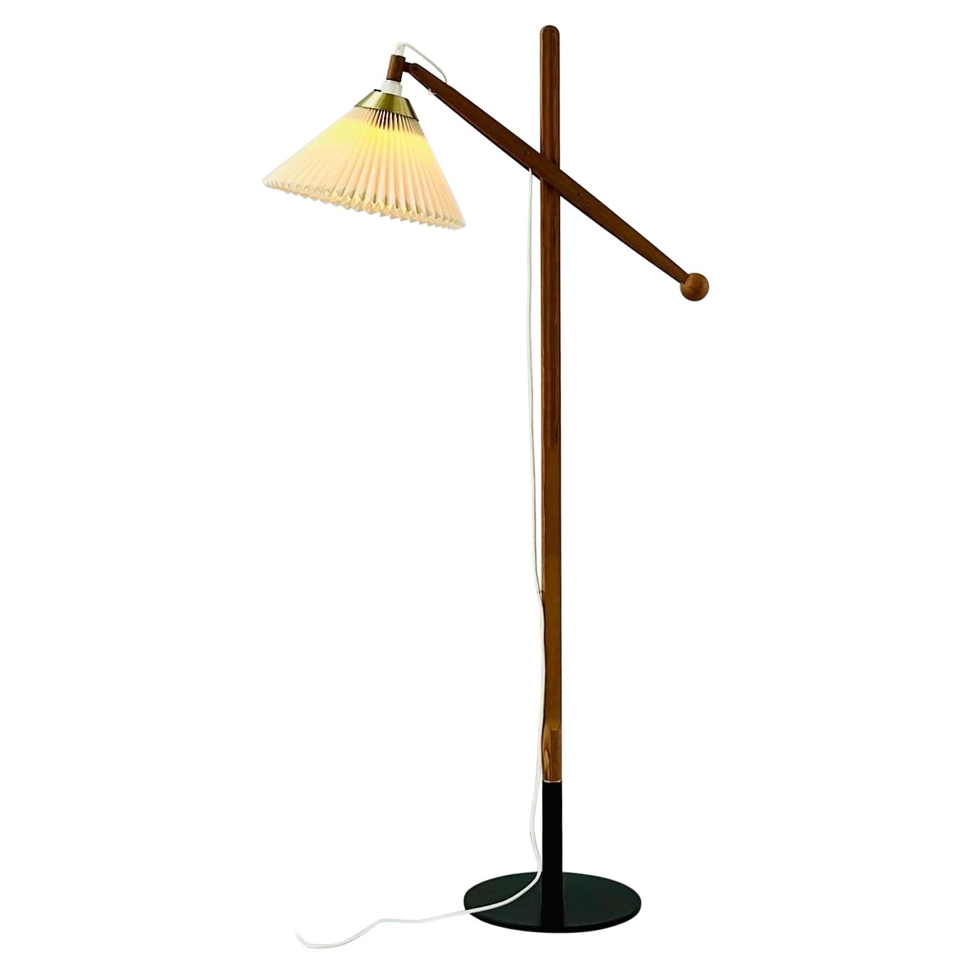Lampadaire danois moderne Le Klint conçu par Vilhelm Wohlert, années 1960, Danemark
