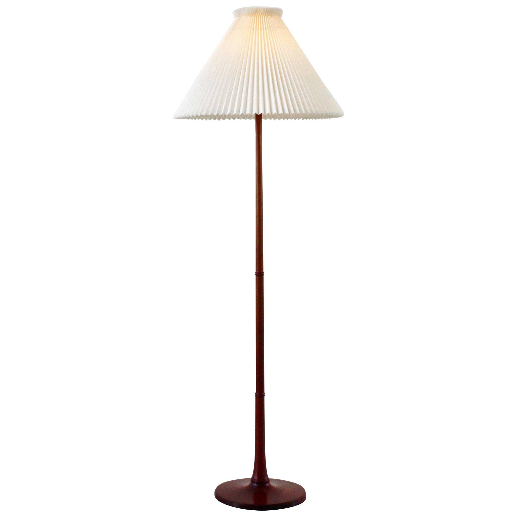 Lampada da terra moderna danese Le Klint in legno di Oak, anni '50, Wood