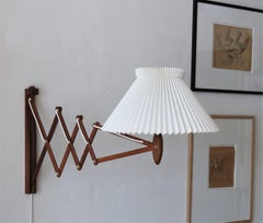 Lampe murale moderne danoise Le Klint "Scissor" Modèle 332 en bois de rose