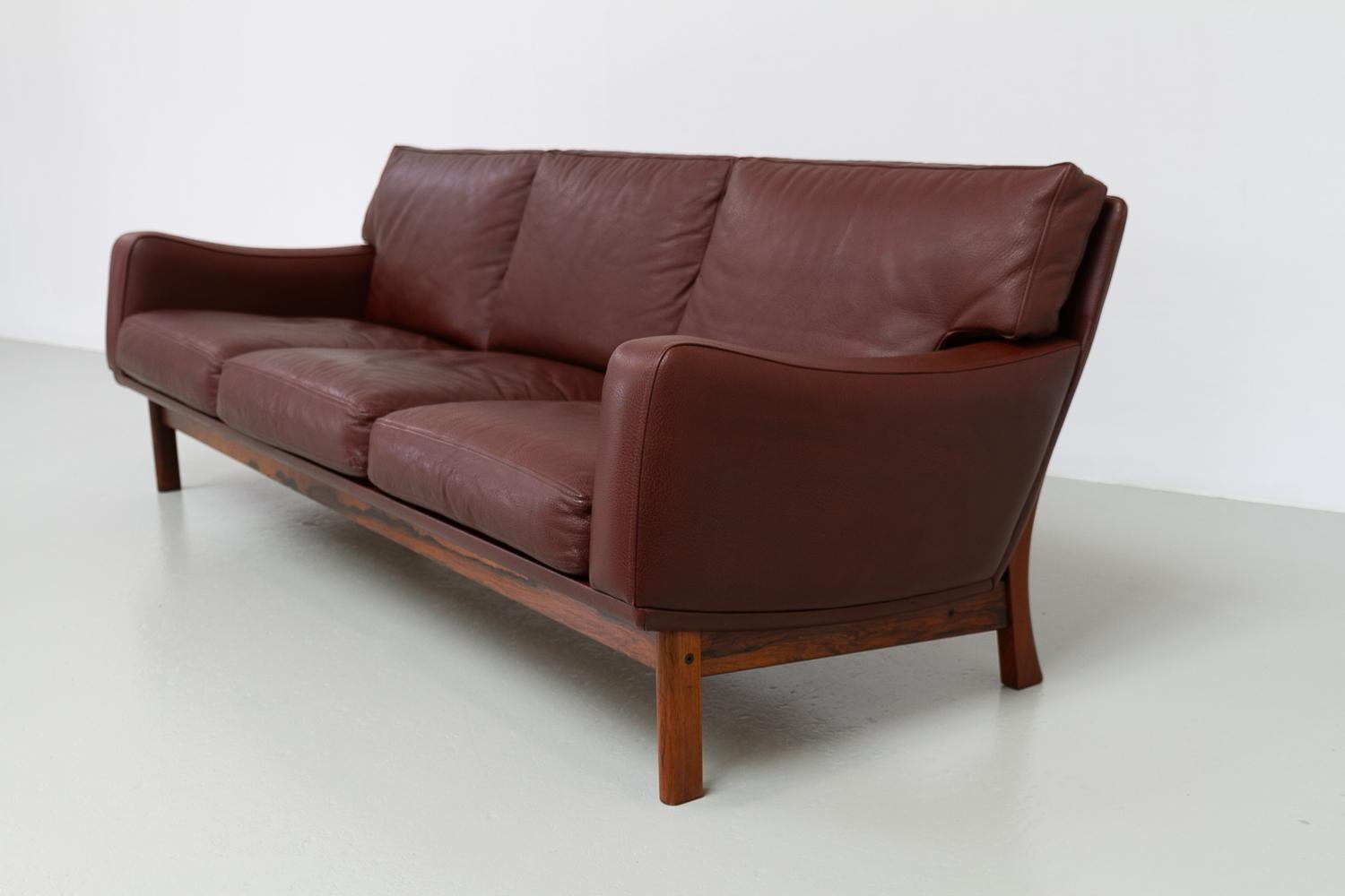 Danish Modern Leather and Rosewood Sofa by Eran, 1960s. For Sale 3