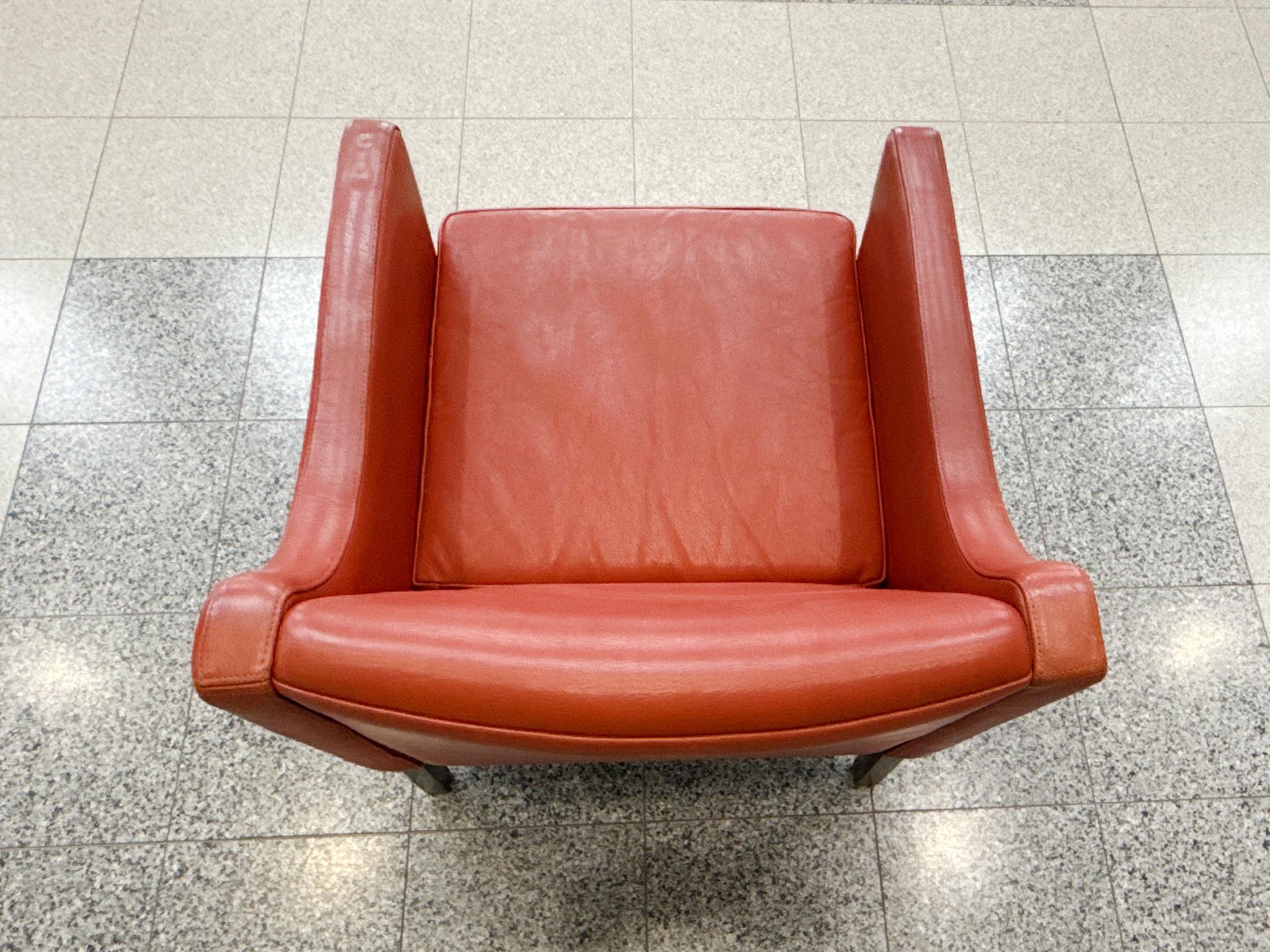 Danish Modern Leather & Beech Lounge Chairs in the Style of Børge Mogensen - A P en venta 7