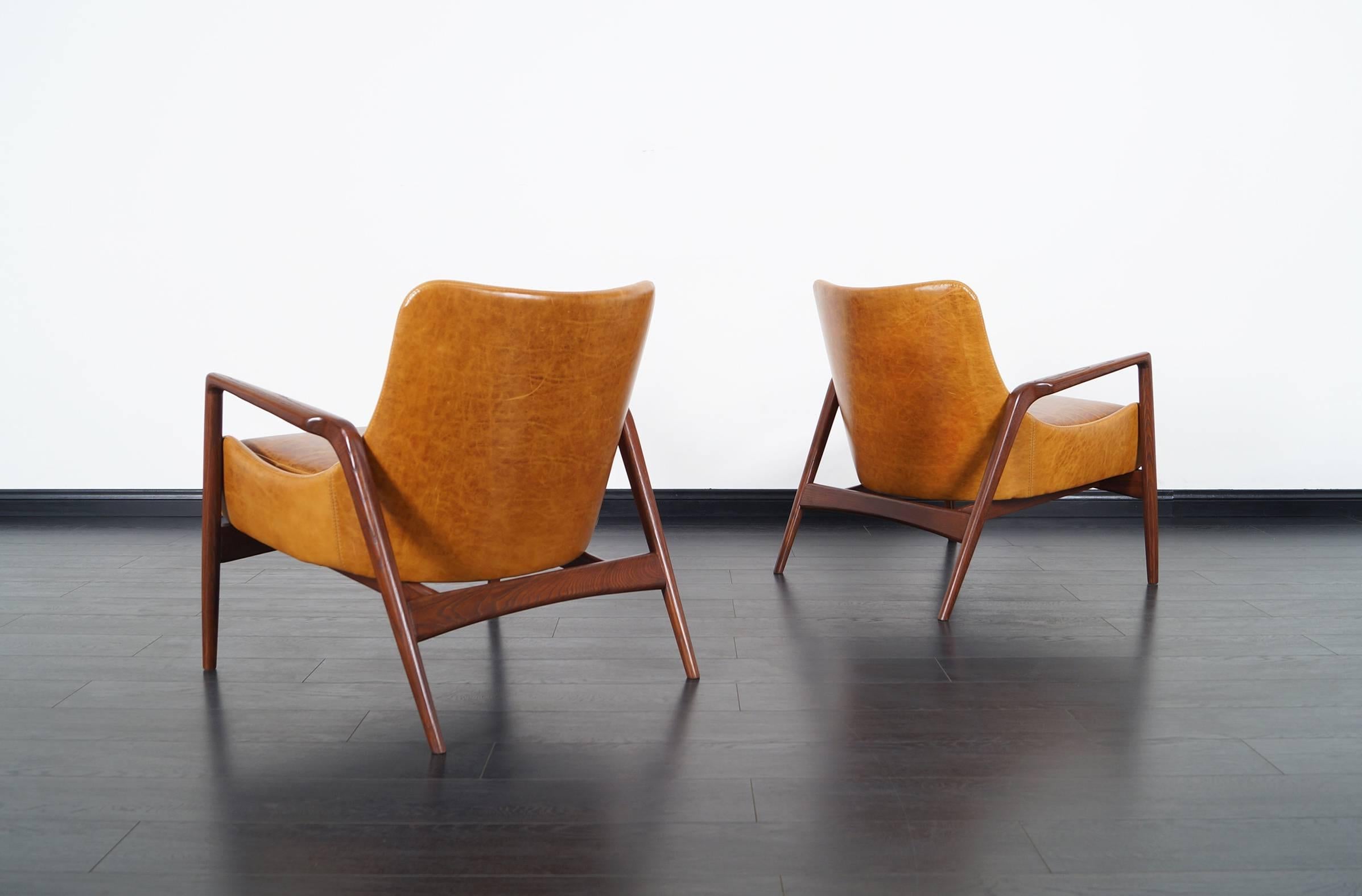 Danish Modern Leather Lounge Chairs by Ib Kofod Larsen In Excellent Condition In North Hollywood, CA