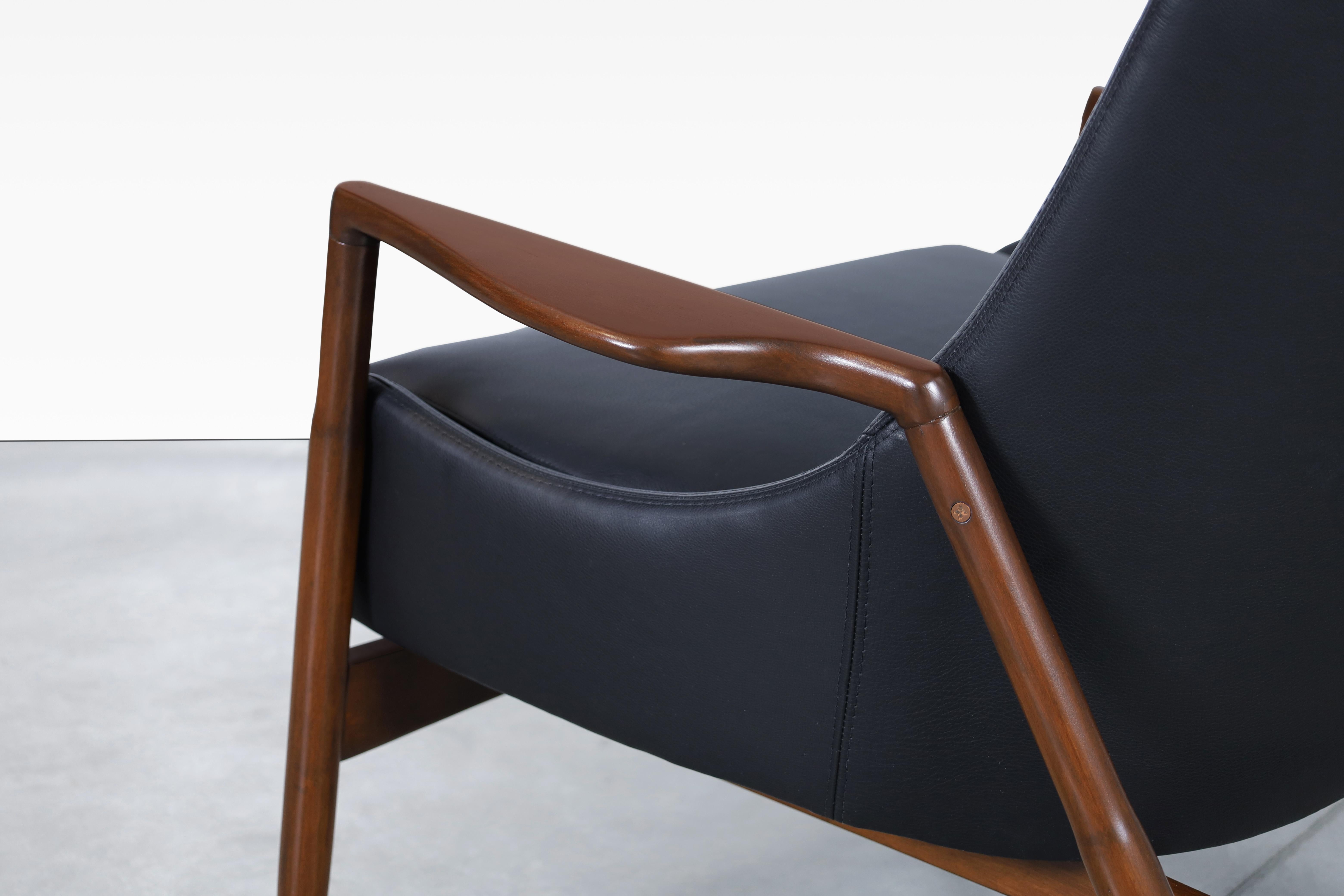 Danish Modern Leather Lounge Chairs by Ib Kofod Larsen for Selig For Sale 5