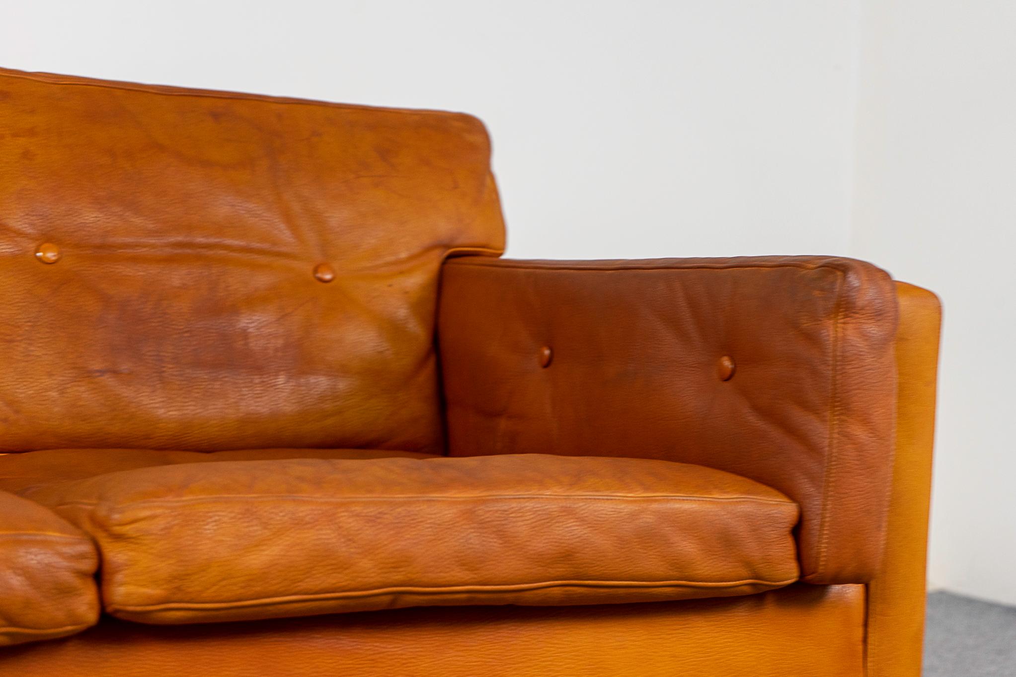 Danish Modern Leather Loveseat In Good Condition For Sale In VANCOUVER, CA