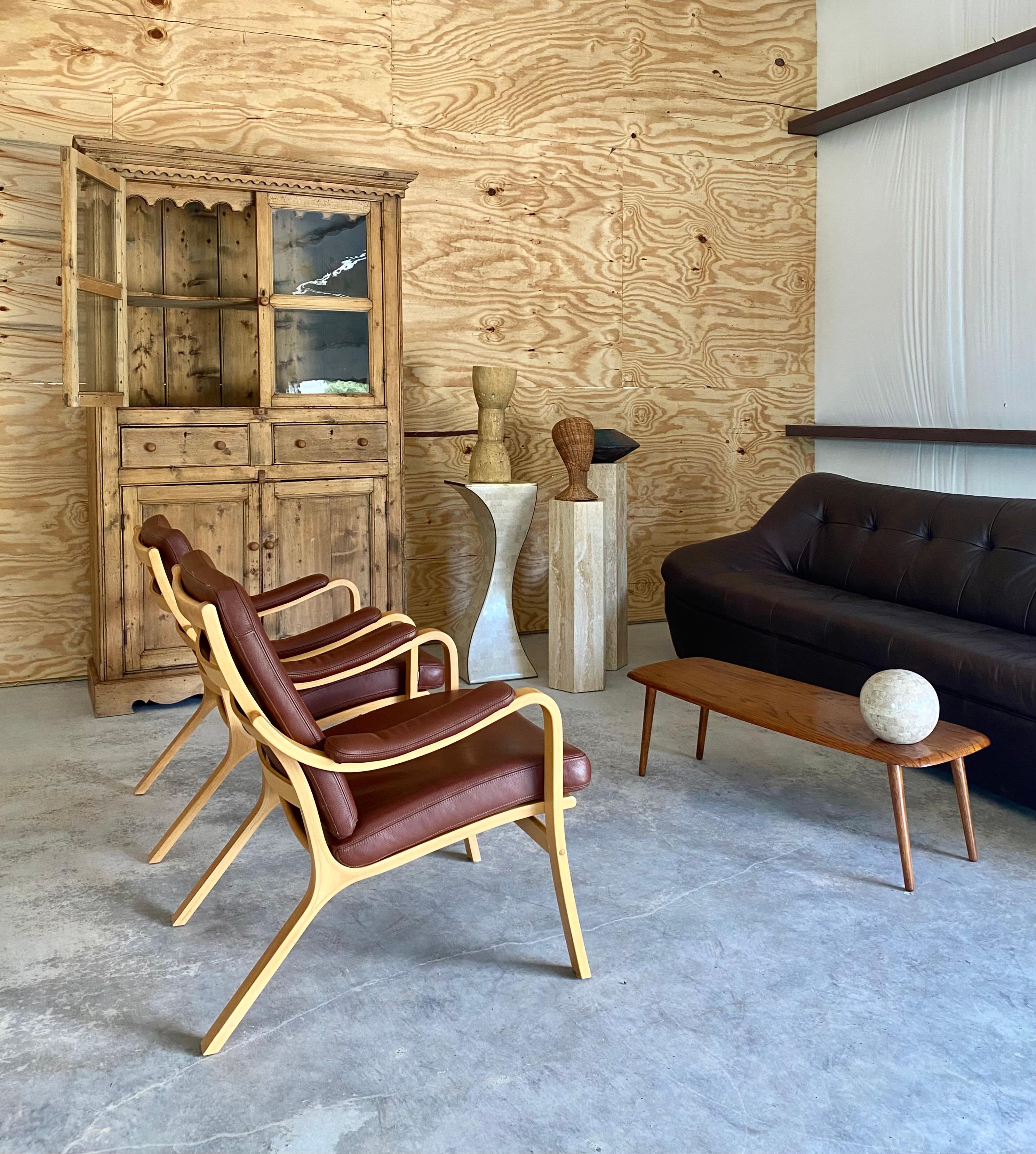 Scandinavo moderno Coppia di sedie moderne danesi in pelle e bengala (dopo Børge Mogensen) in vendita