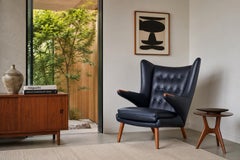 Sedia moderna danese in pelle "Papa Bear" di Hans J. Wegner per A.P. Rubato